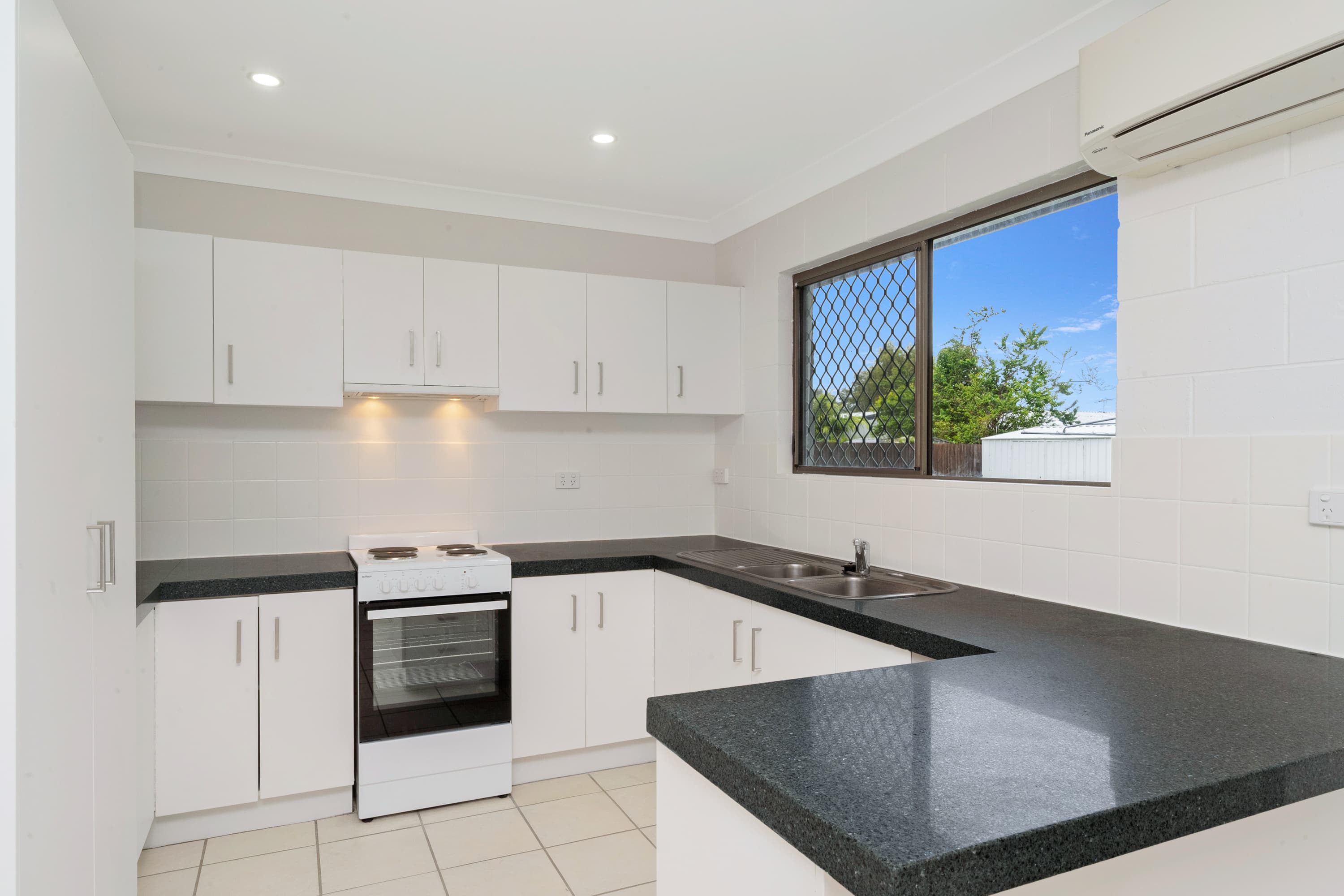 2 Benton Court, Douglas, Douglas - Thumbnail 3