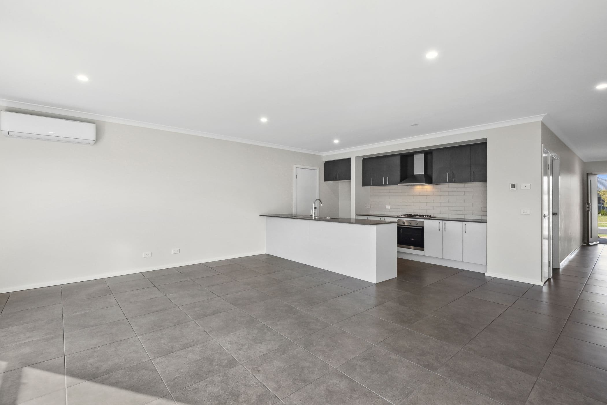 40 Fawkner Crescent, Armstrong Creek, Armstrong Creek - Thumbnail 4