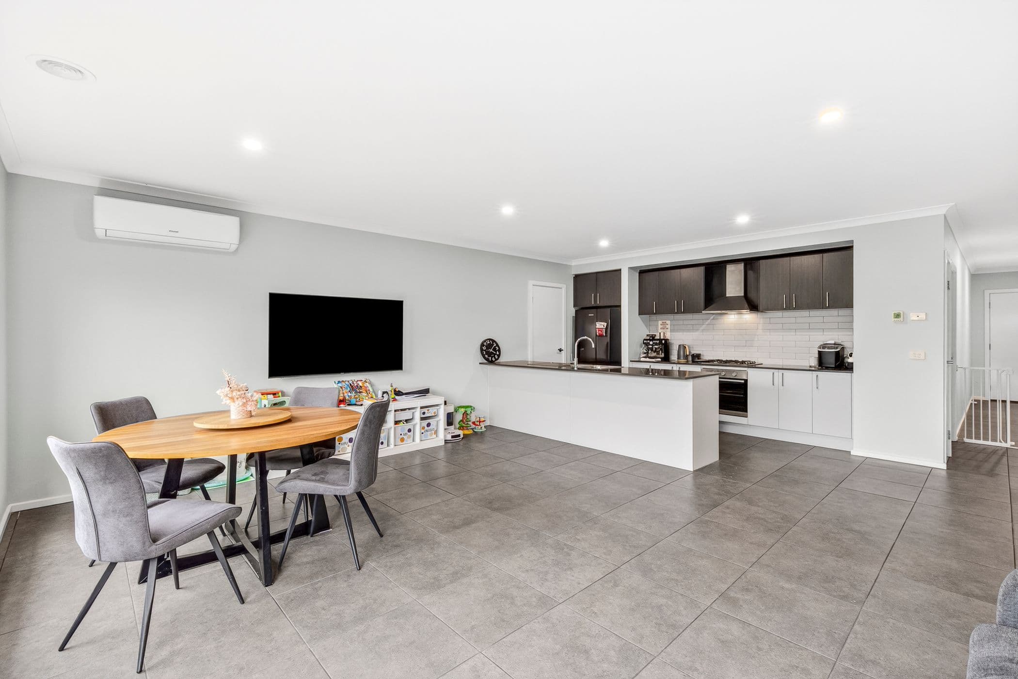 40 Fawkner Crescent, Armstrong Creek, Armstrong Creek - Thumbnail 6
