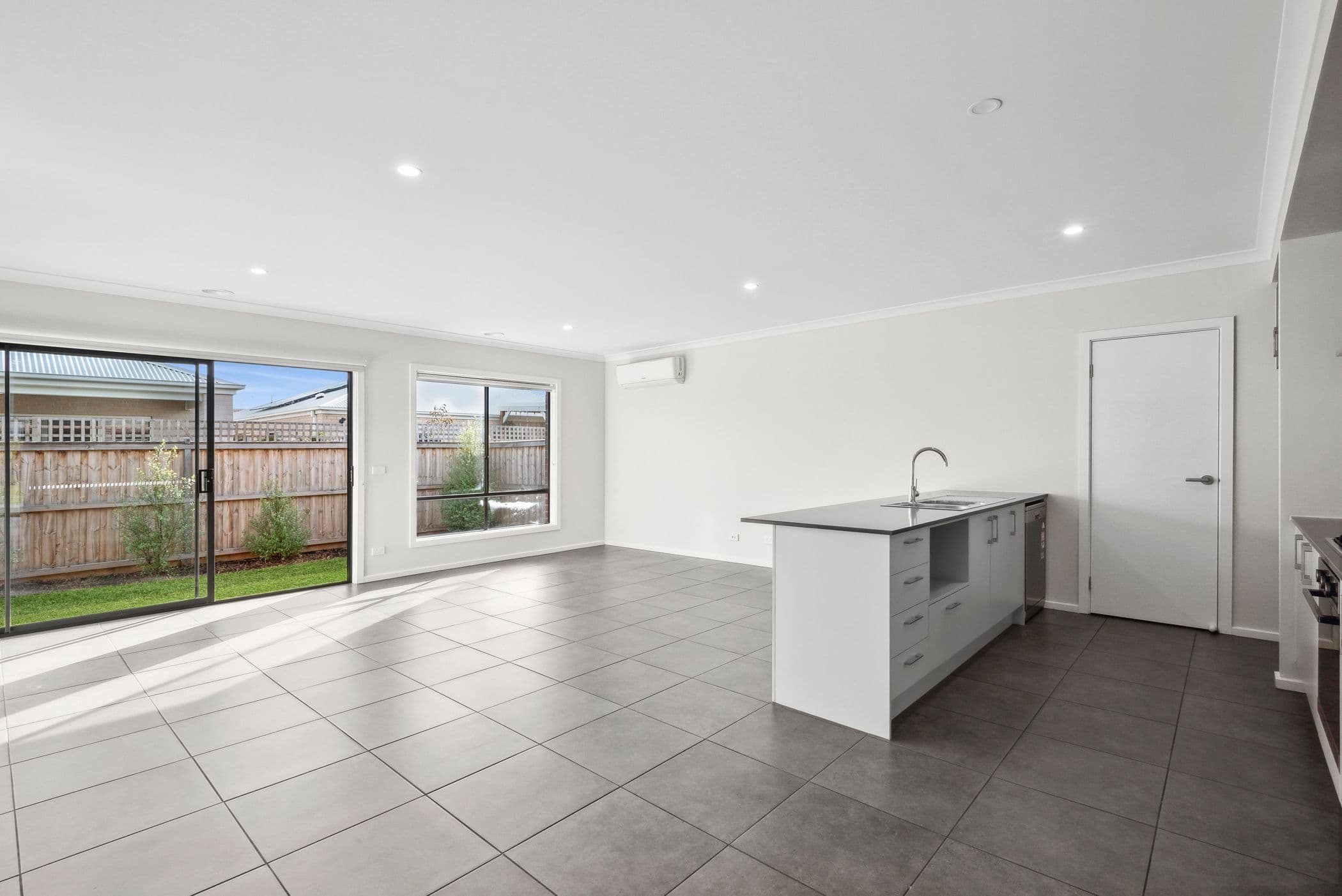 40 Fawkner Crescent, Armstrong Creek, Armstrong Creek - Thumbnail 2