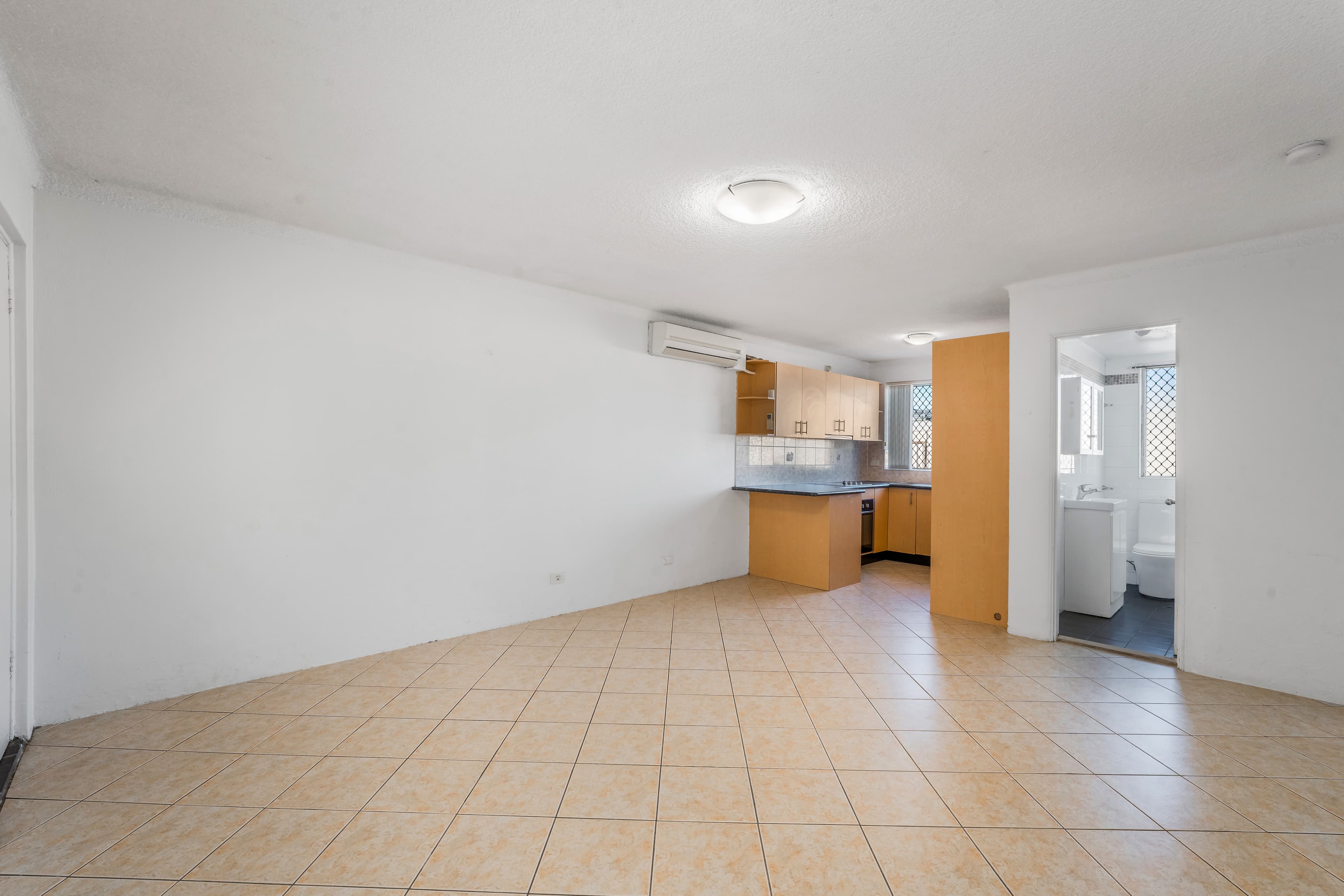 1/12-14 Market Street, Moorebank, Moorebank - Thumbnail 5