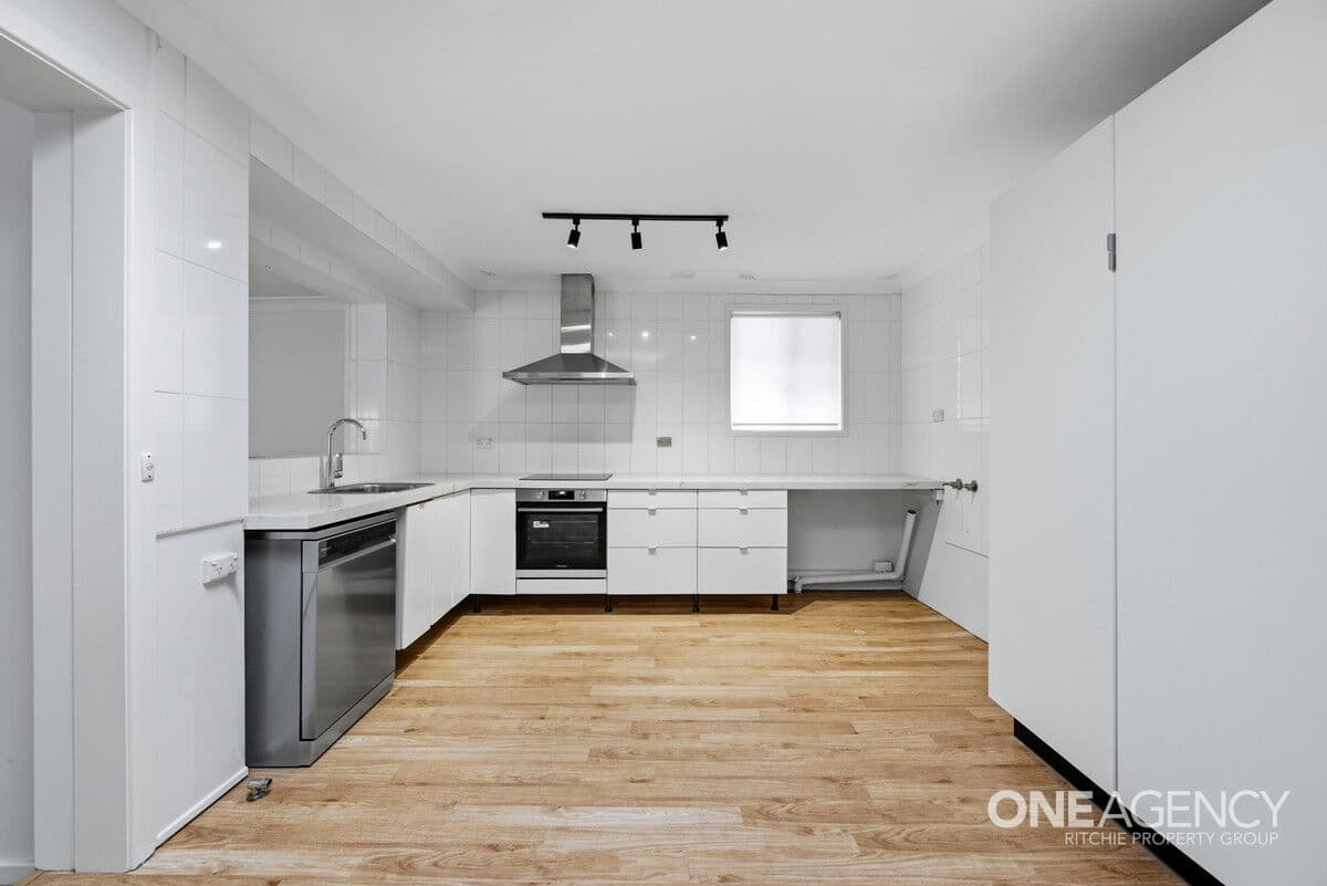 78 Leumeah Road, Woodford, Woodford - Thumbnail 3