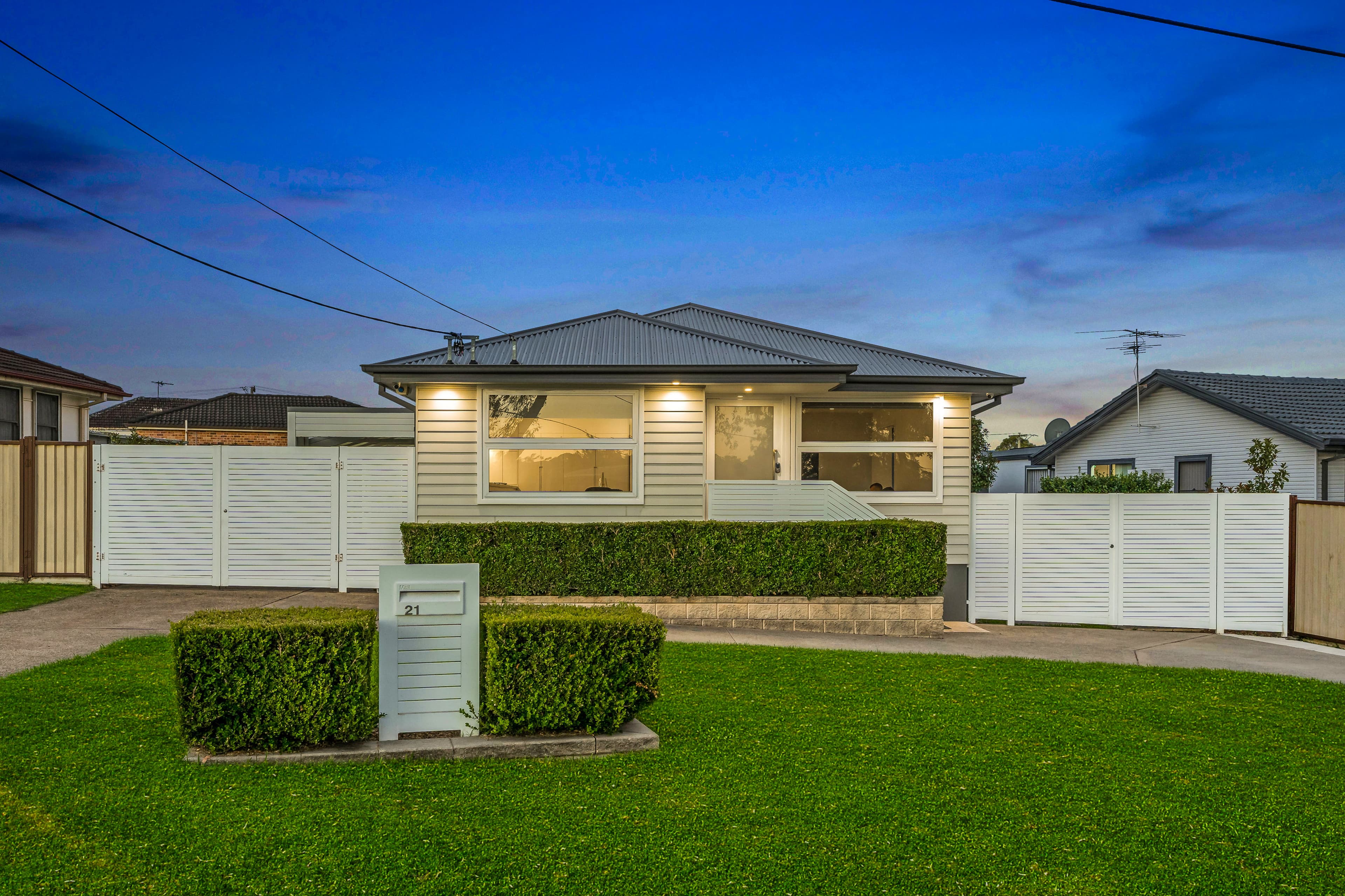 21 Appleton Avenue, Lurnea, Lurnea - Thumbnail 3
