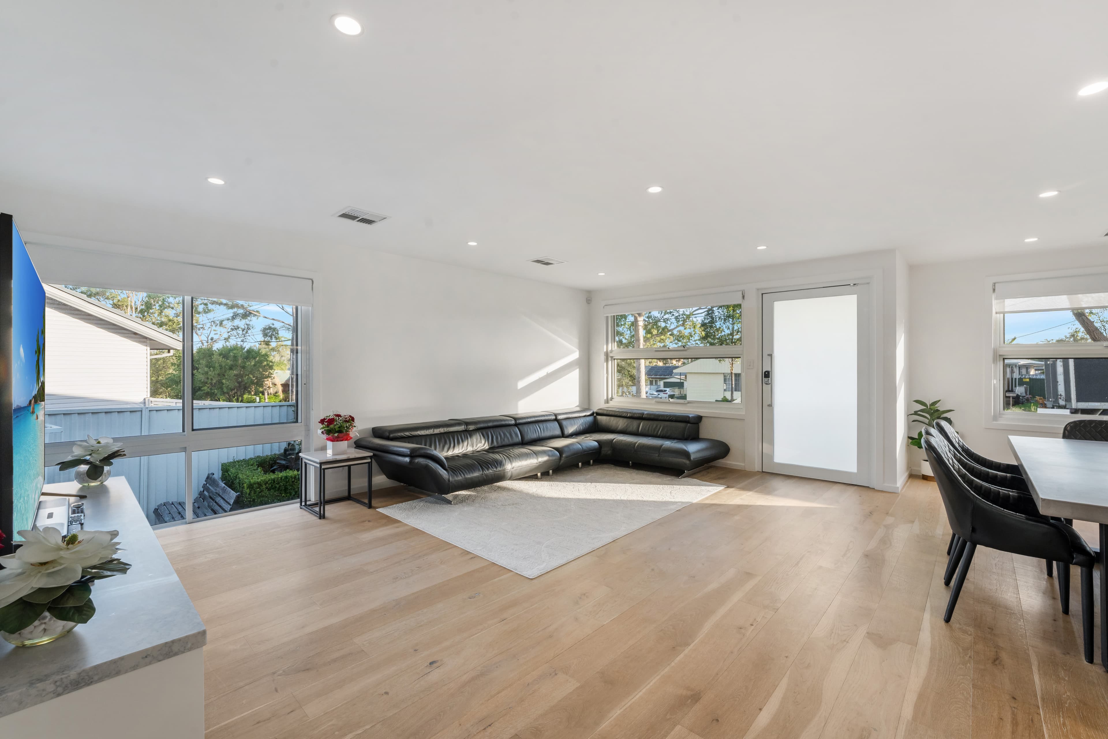 21 Appleton Avenue, Lurnea, Lurnea - Thumbnail 4