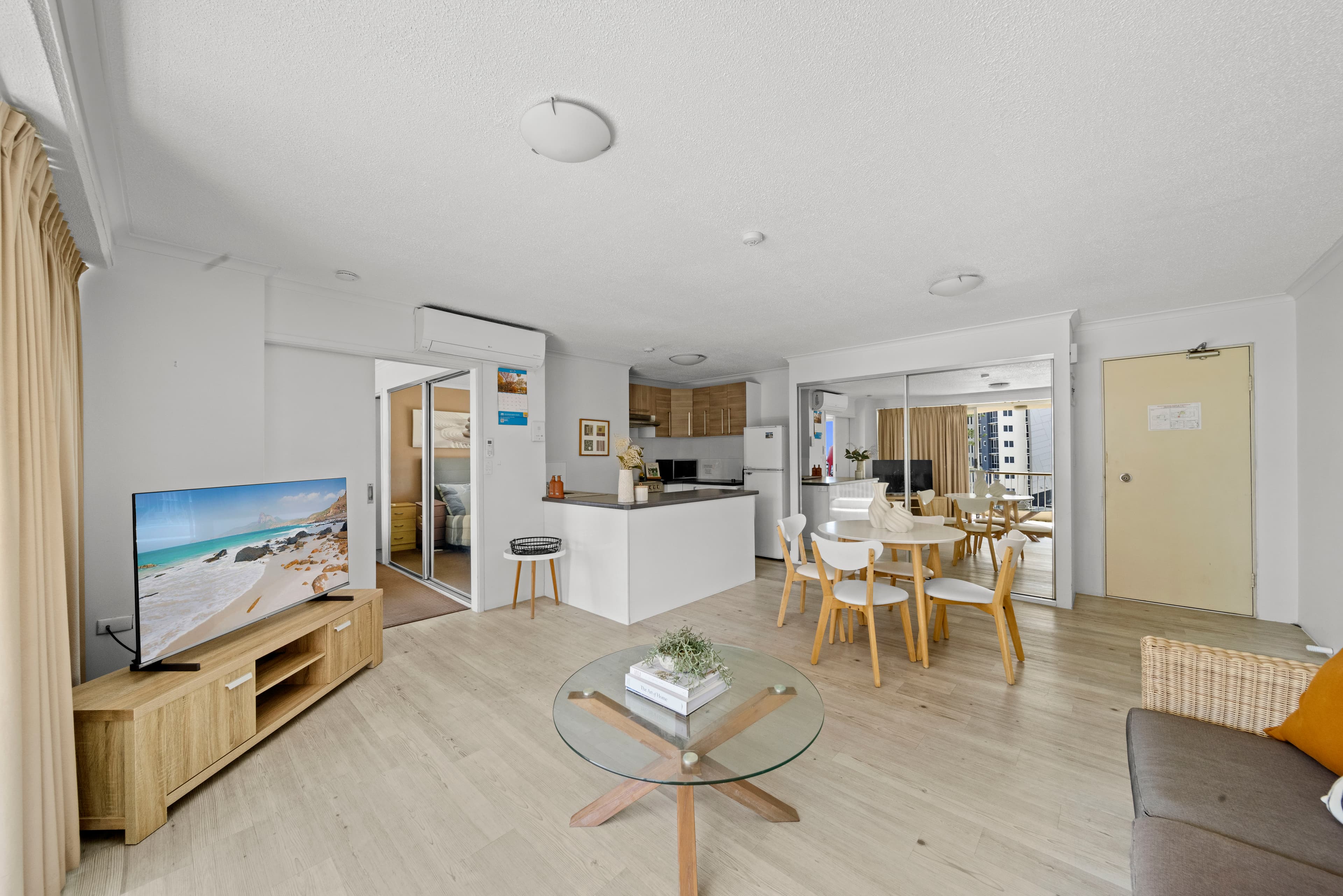 502/10 Vista Street, Surfers Paradise, Surfers Paradise - Thumbnail 6