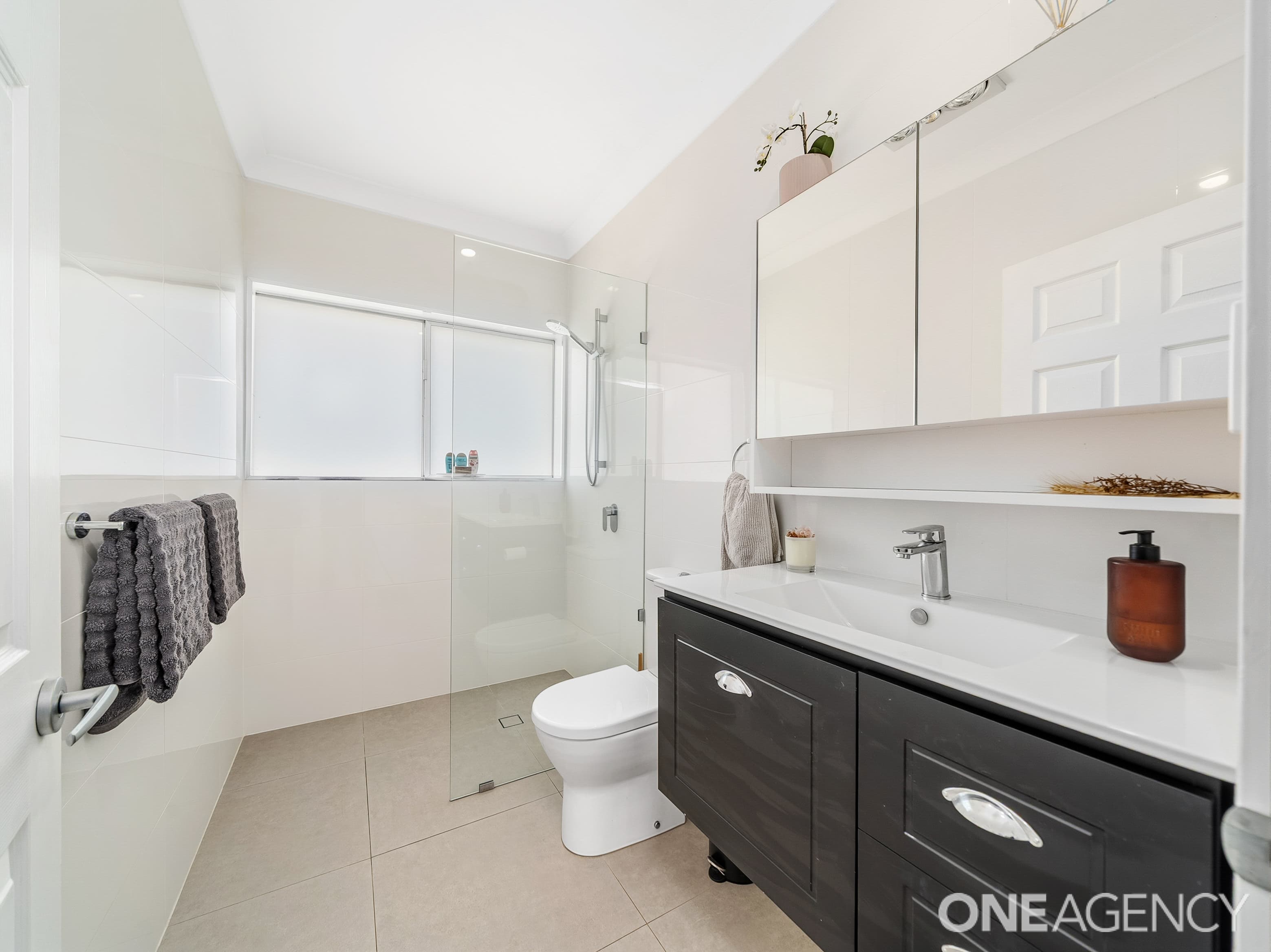 1539 Anzac Avenue, Kallangur, Kallangur - Thumbnail 8