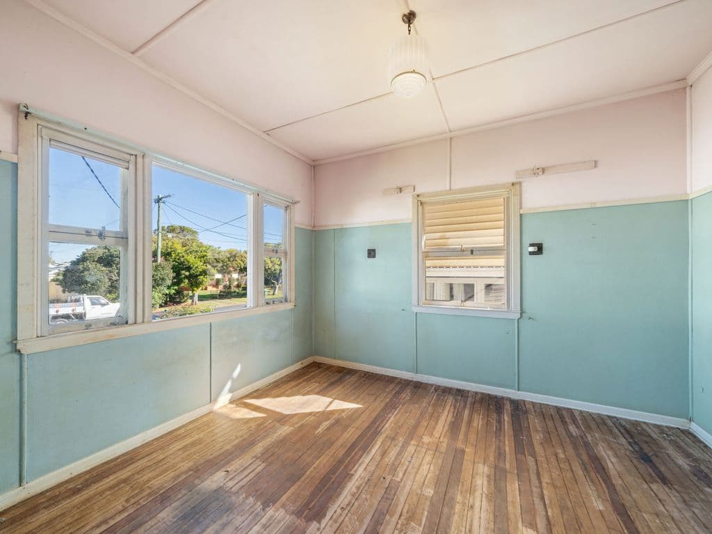 12 Herbert Street, Scarborough, Scarborough - Thumbnail 6