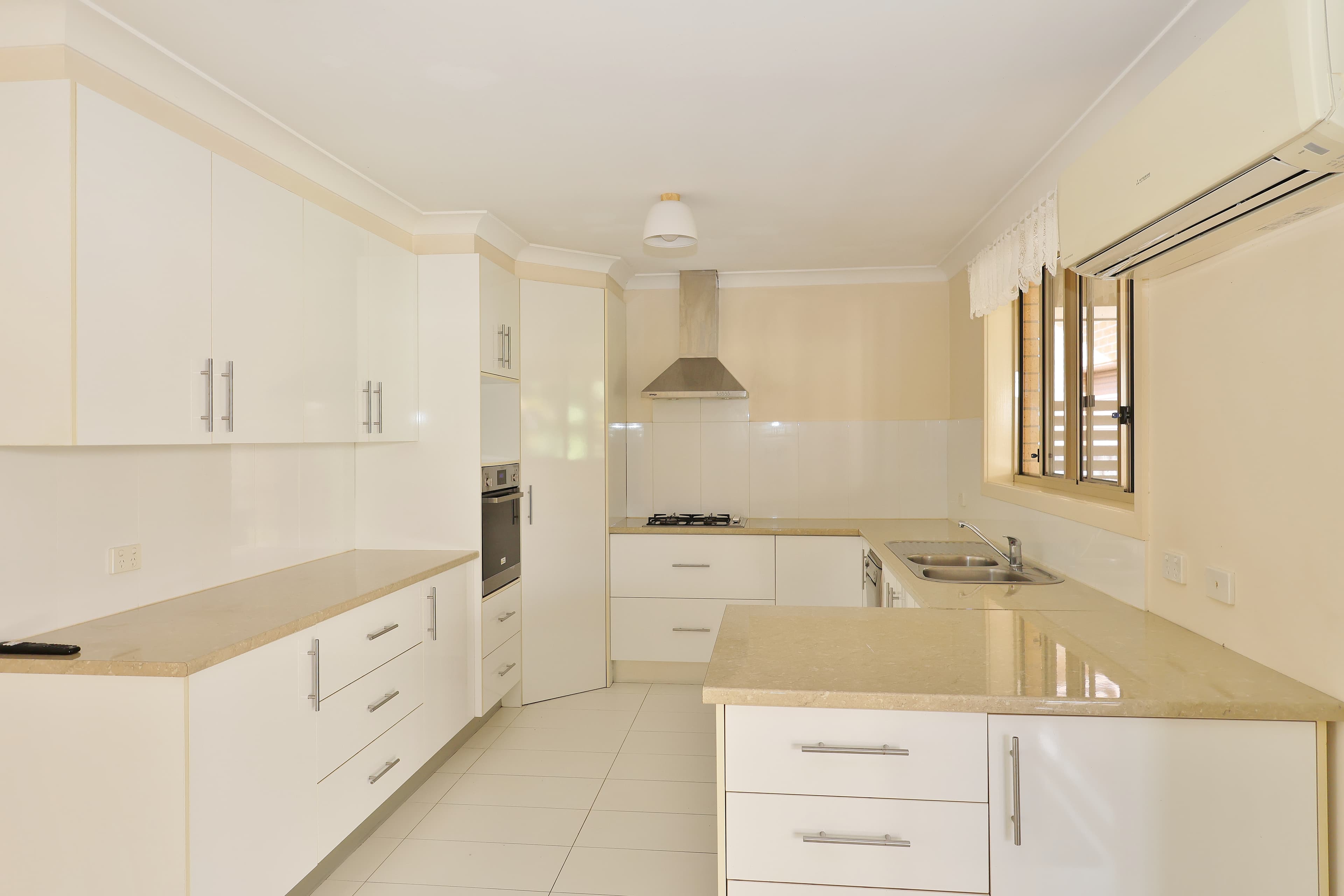 9 Teal Close, Lakewood, Lakewood - Thumbnail 2
