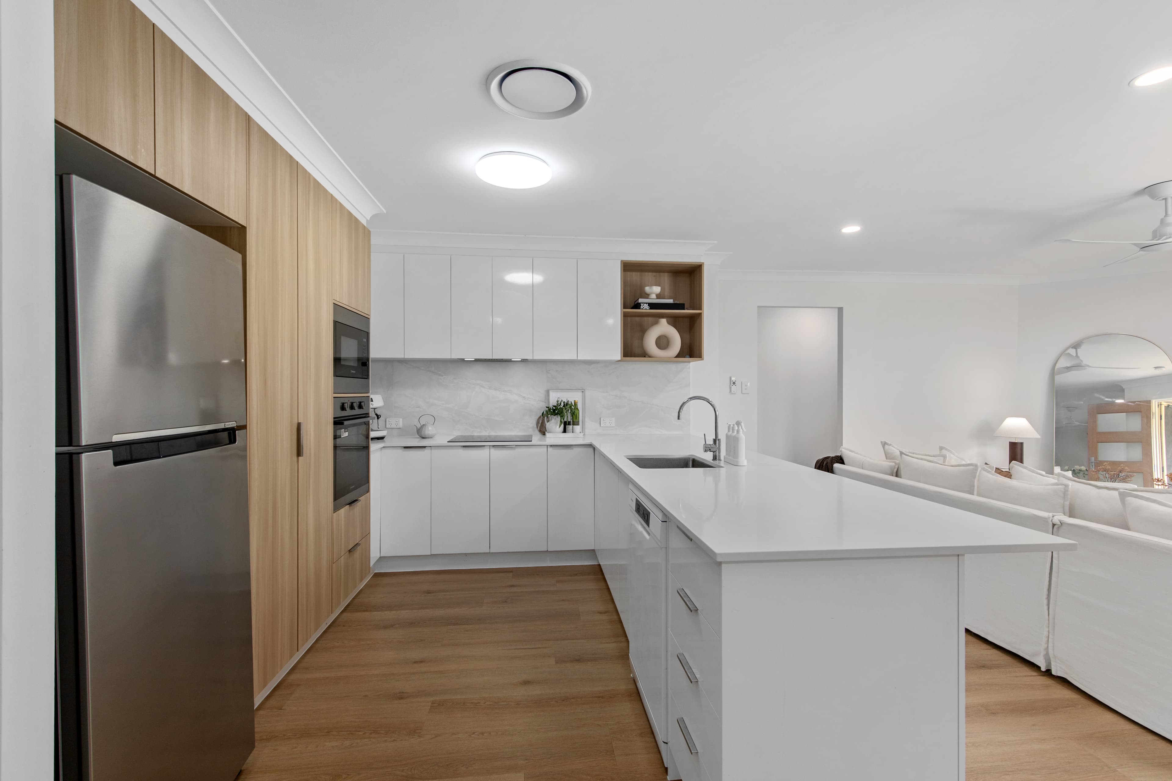 2/8 Valmai Court, Burleigh Waters, Burleigh Waters - Thumbnail 4