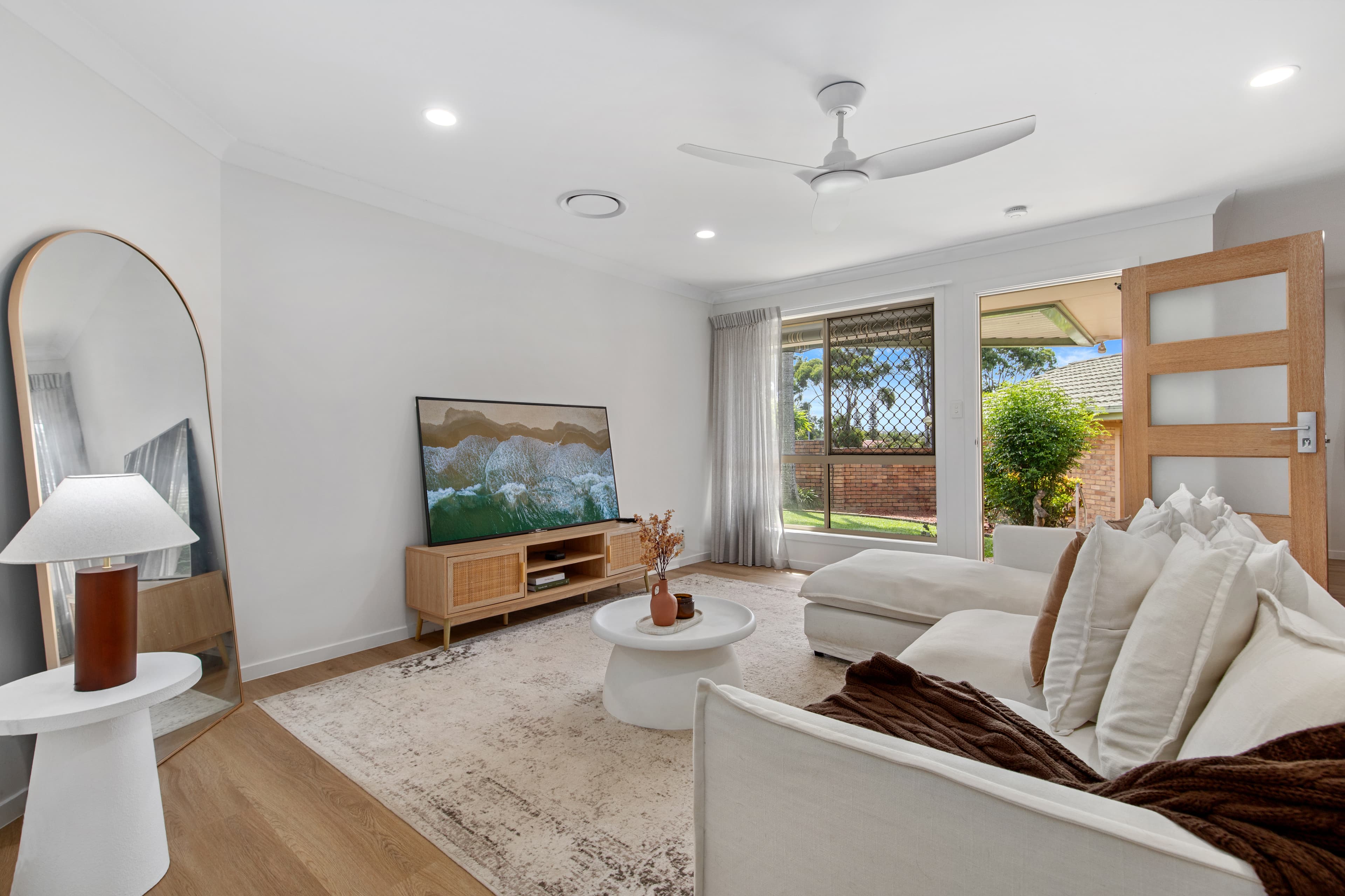 2/8 Valmai Court, Burleigh Waters, Burleigh Waters - Thumbnail 2