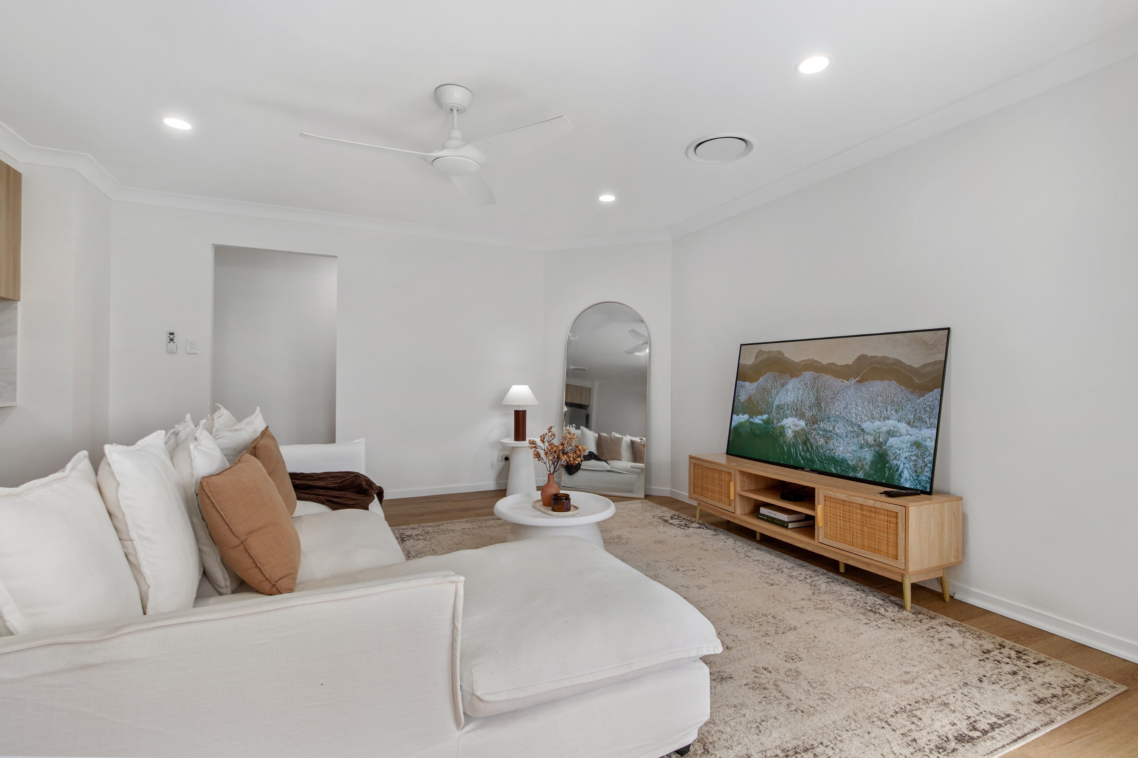 2/8 Valmai Court, Burleigh Waters, Burleigh Waters - Thumbnail 3