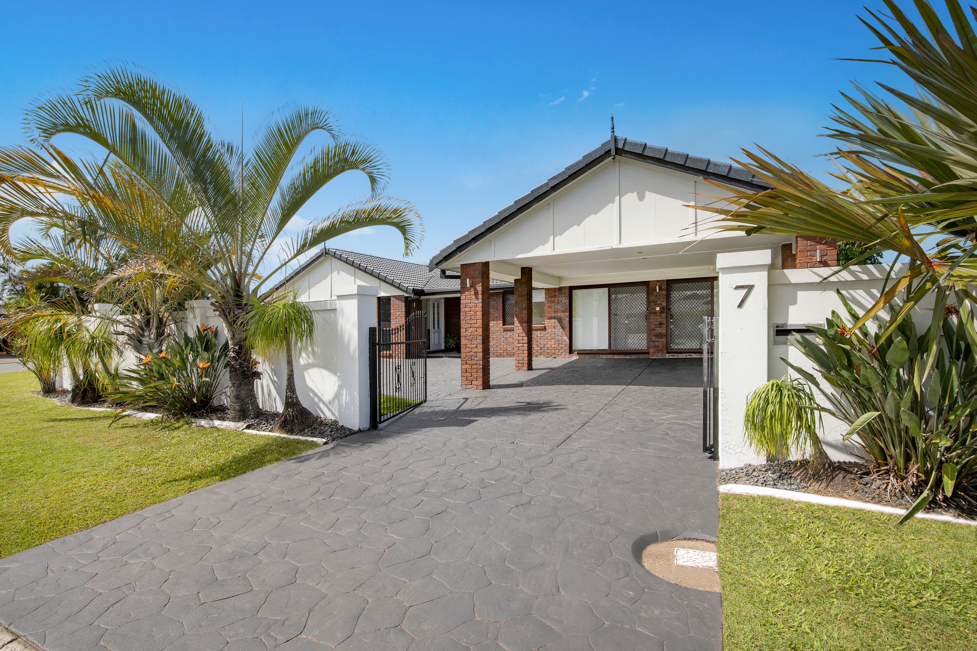 7 Redleaf Court, Burleigh Waters, Burleigh Waters - Image 1