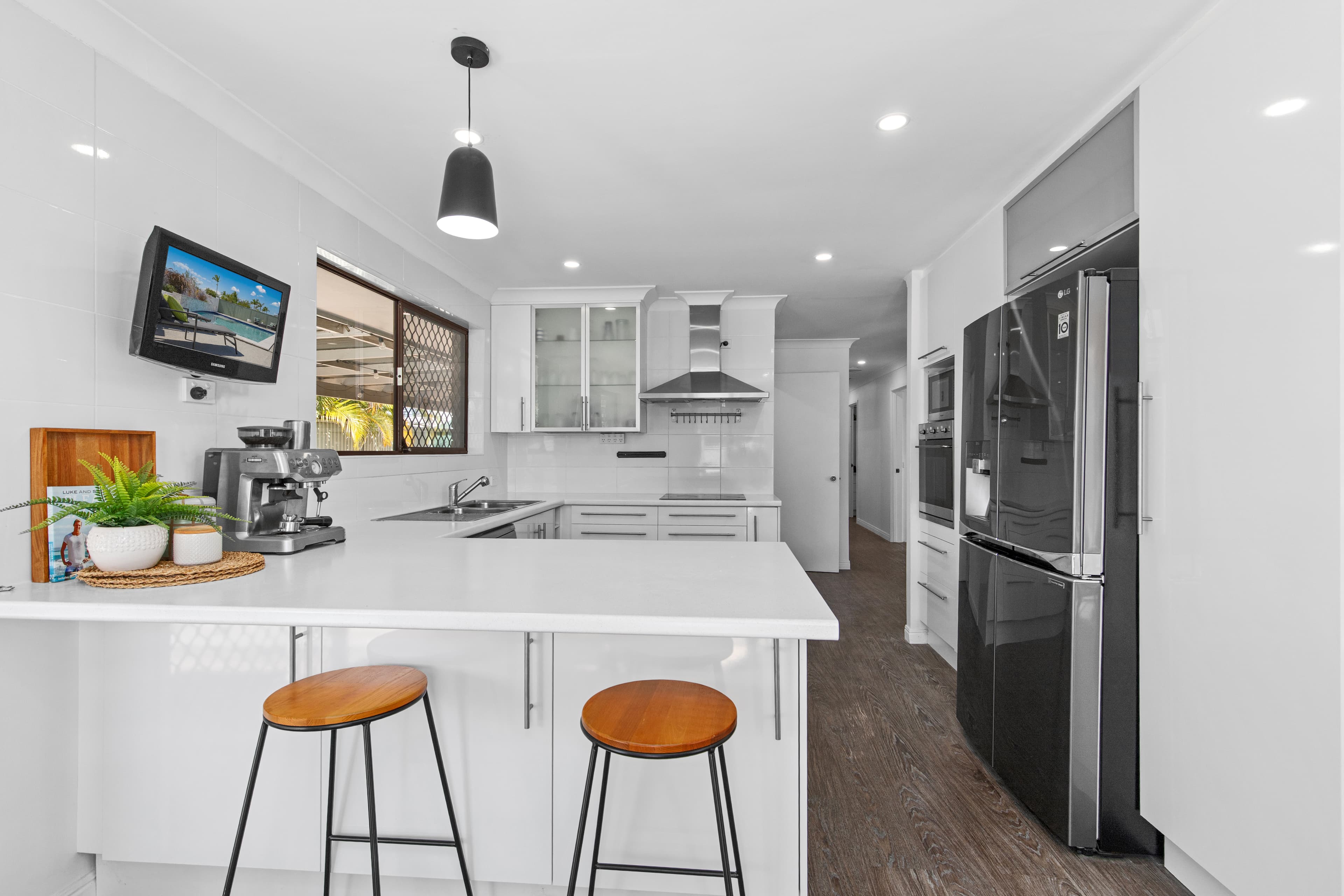 7 Redleaf Court, Burleigh Waters, Burleigh Waters - Thumbnail 6