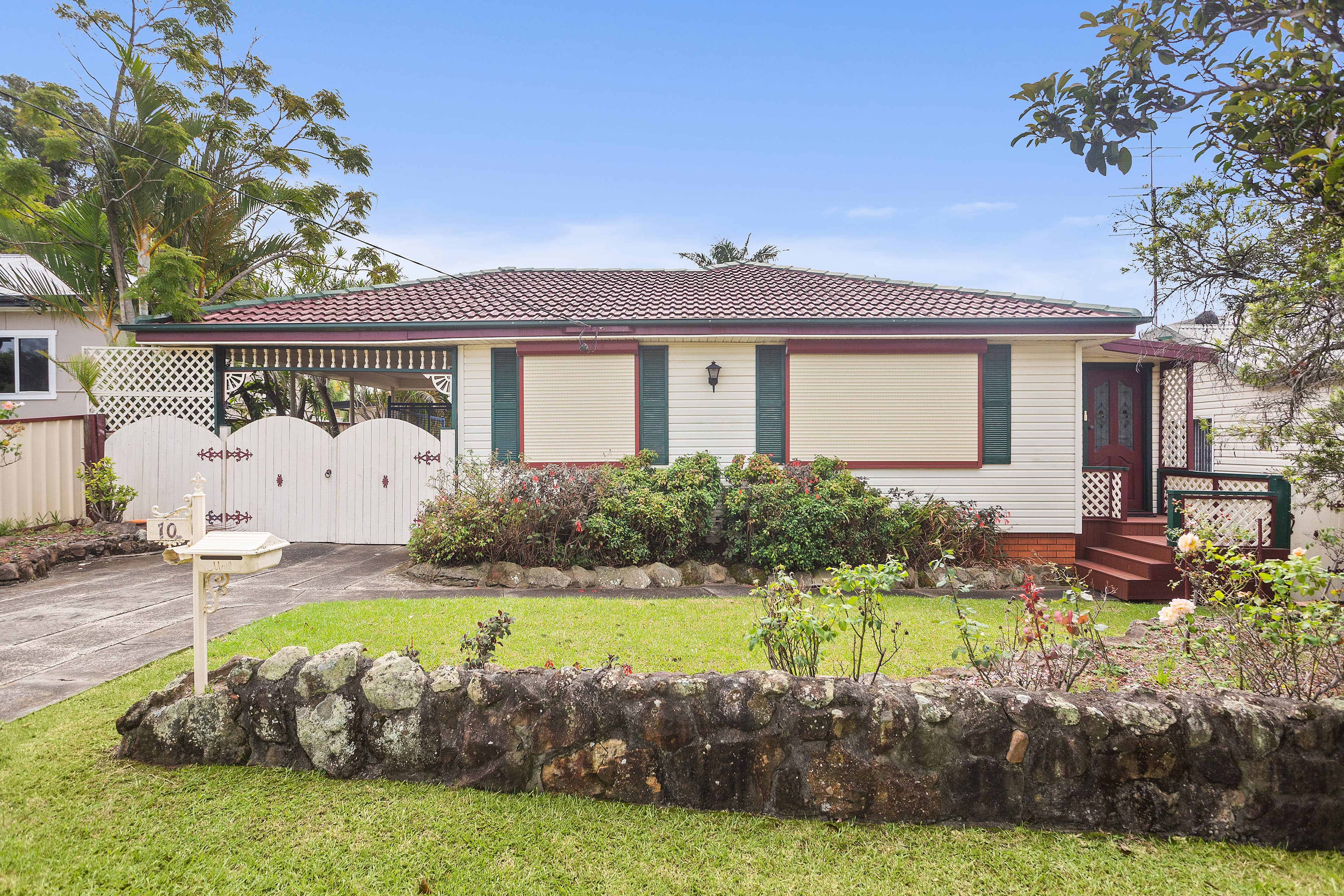 10 Parkes Street, Oak Flats, Oak Flats - Image 1