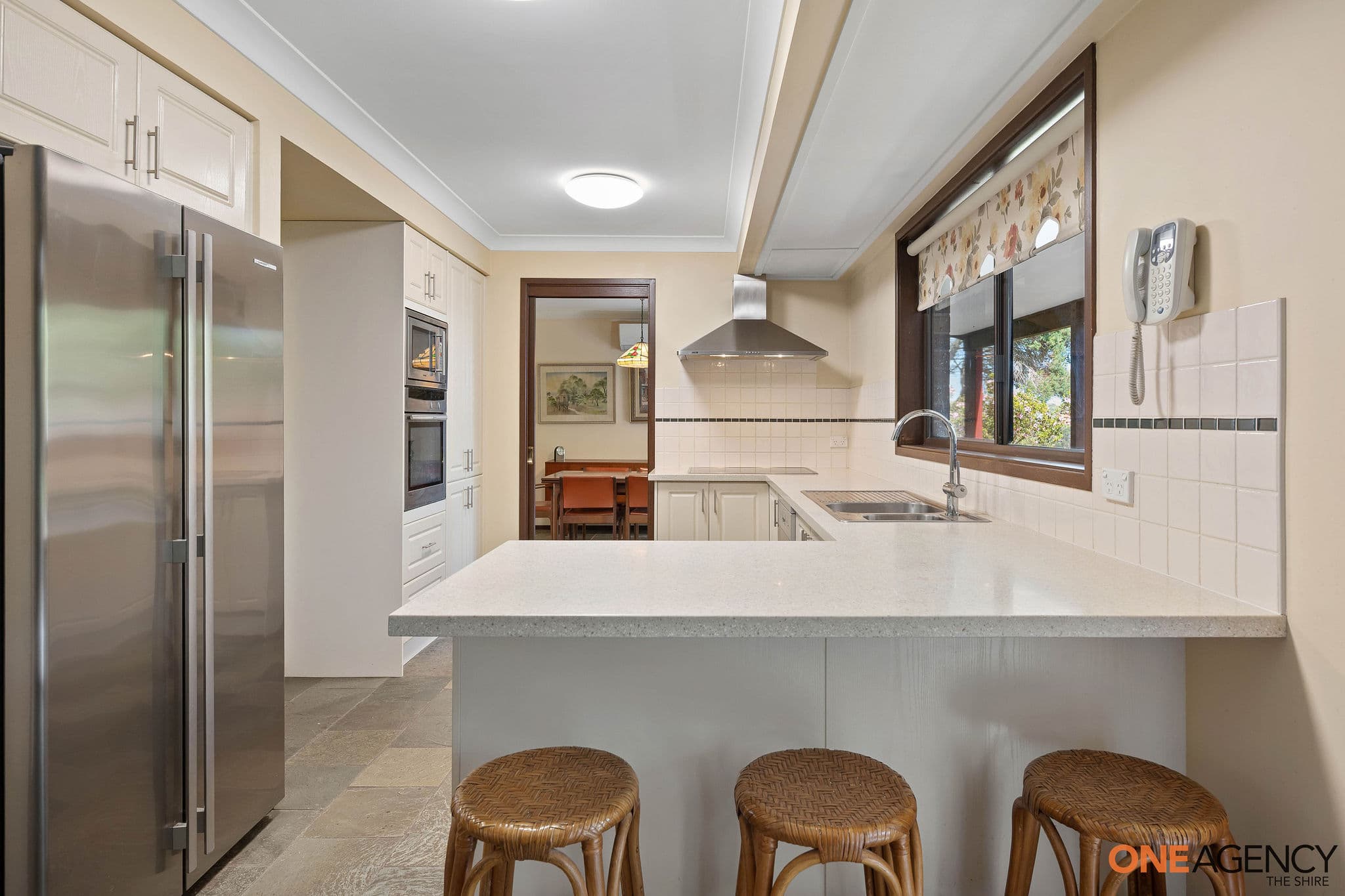 11 Blaxland Drive, Illawong, Illawong - Thumbnail 6