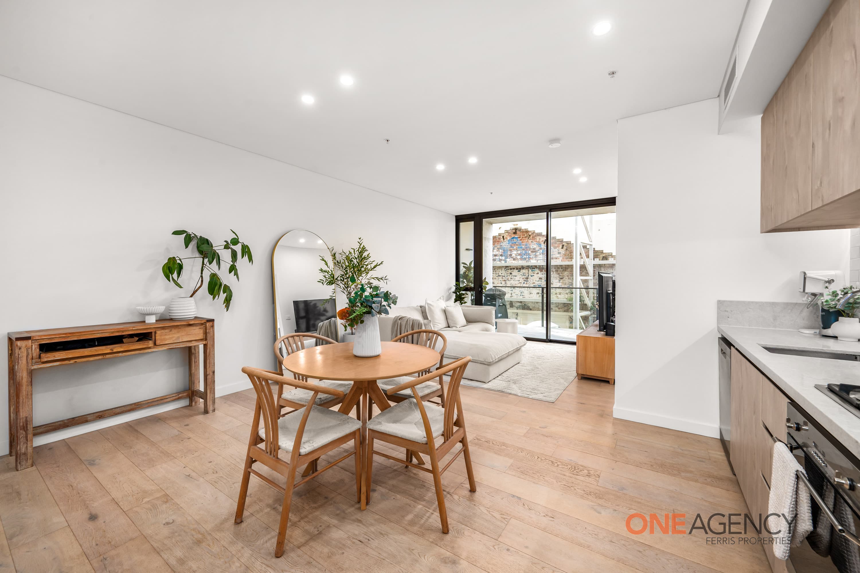 302/169 Hunter Street, Newcastle, Newcastle - Thumbnail 3