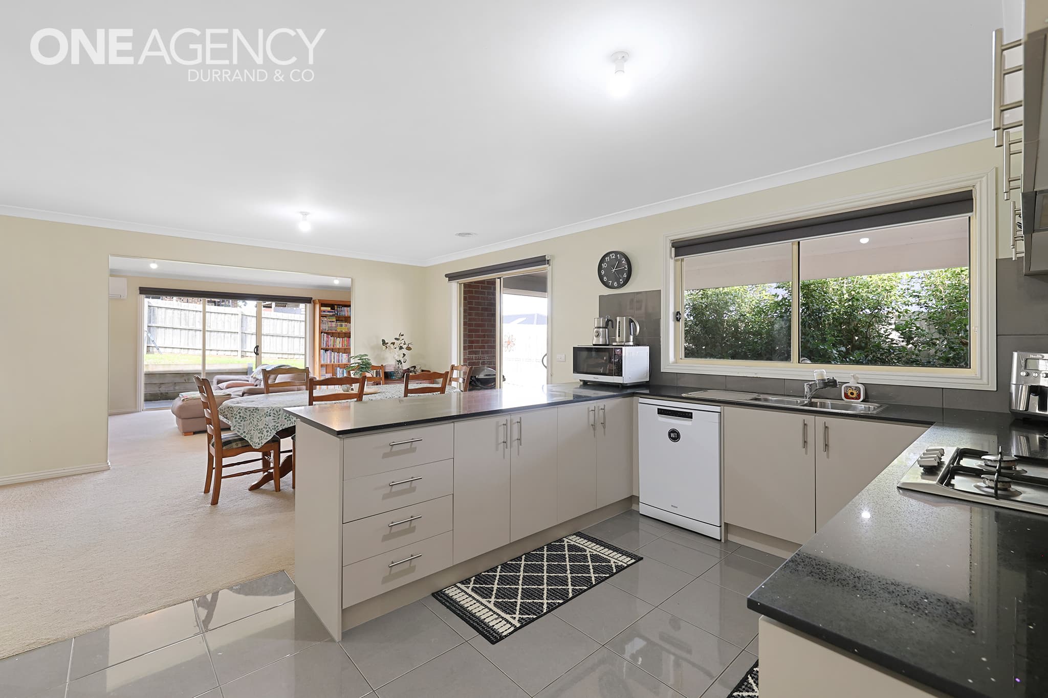 24 Buscombe Crescent, Drouin, Drouin - Thumbnail 4