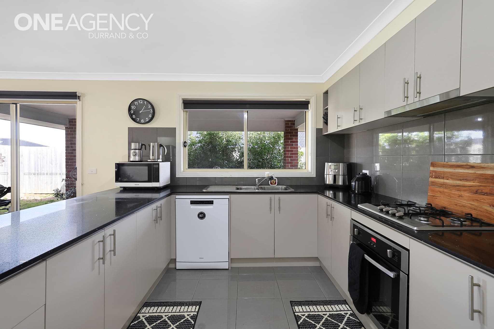 24 Buscombe Crescent, Drouin, Drouin - Thumbnail 2