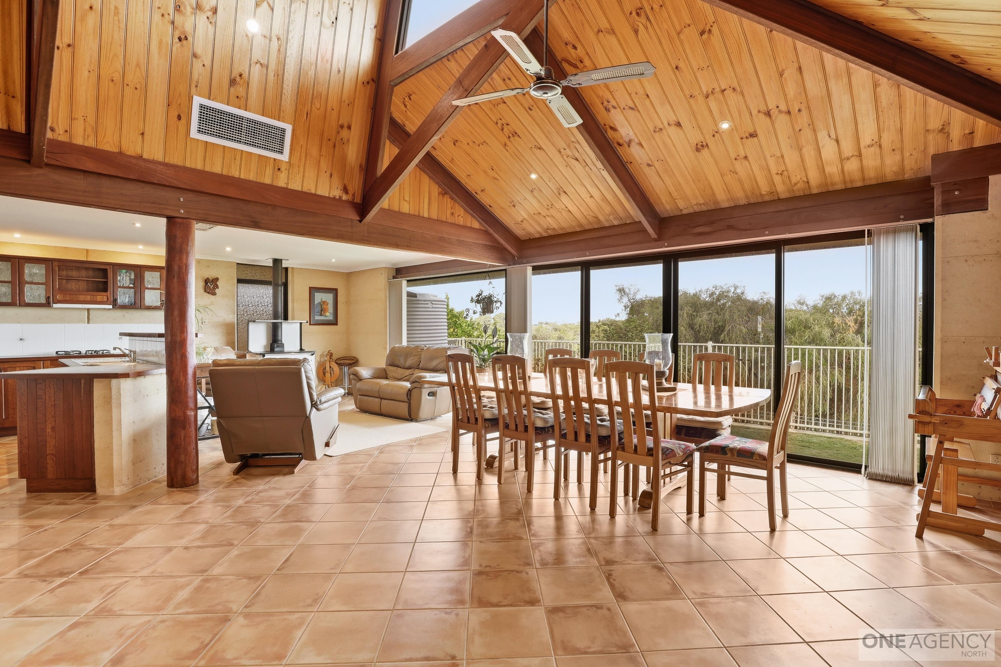 11 Bouvard Place, Preston Beach, Preston Beach - Thumbnail 3