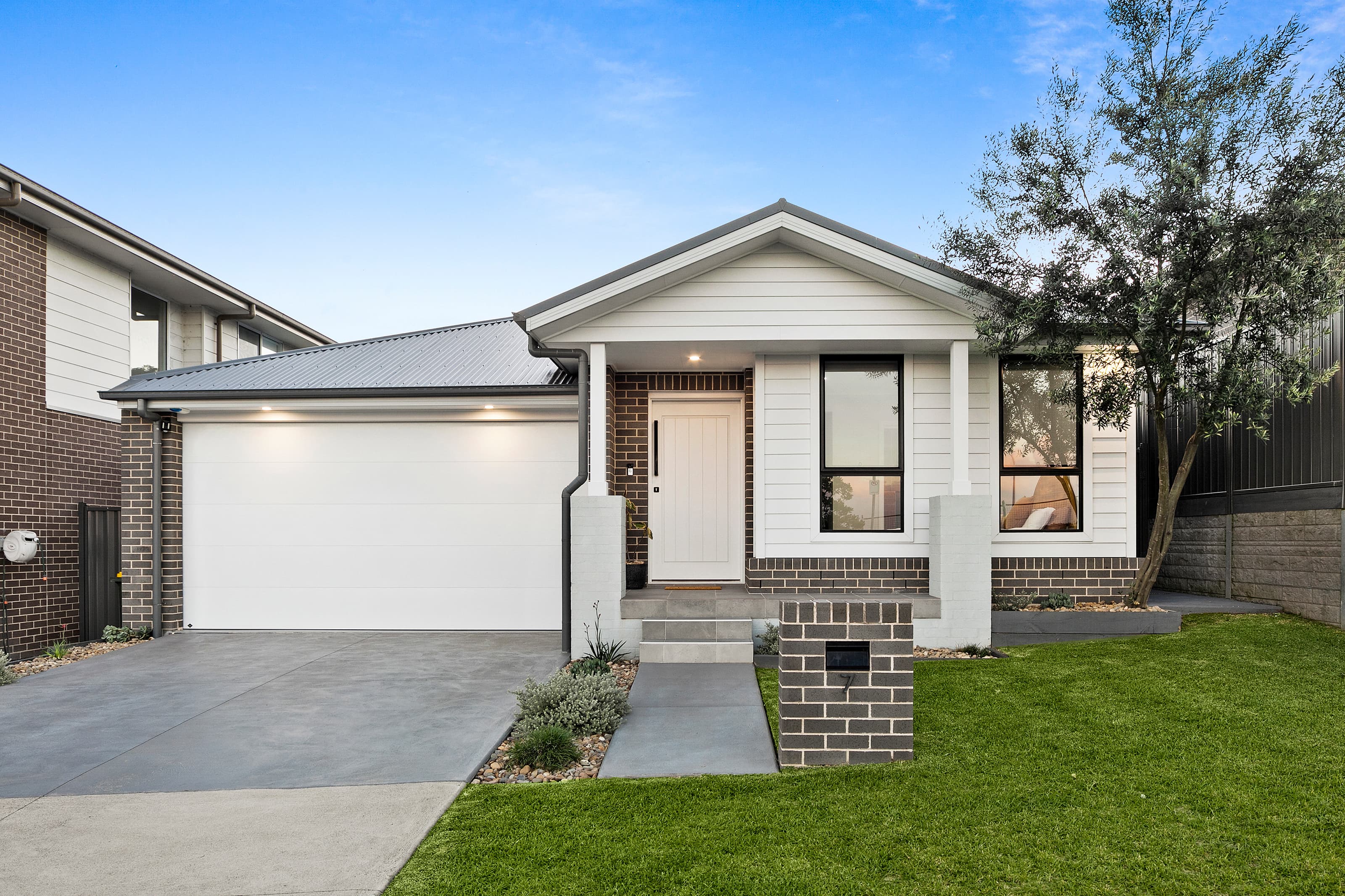 7 Cabbage Tree Crescent, Calderwood, Calderwood - Image 1