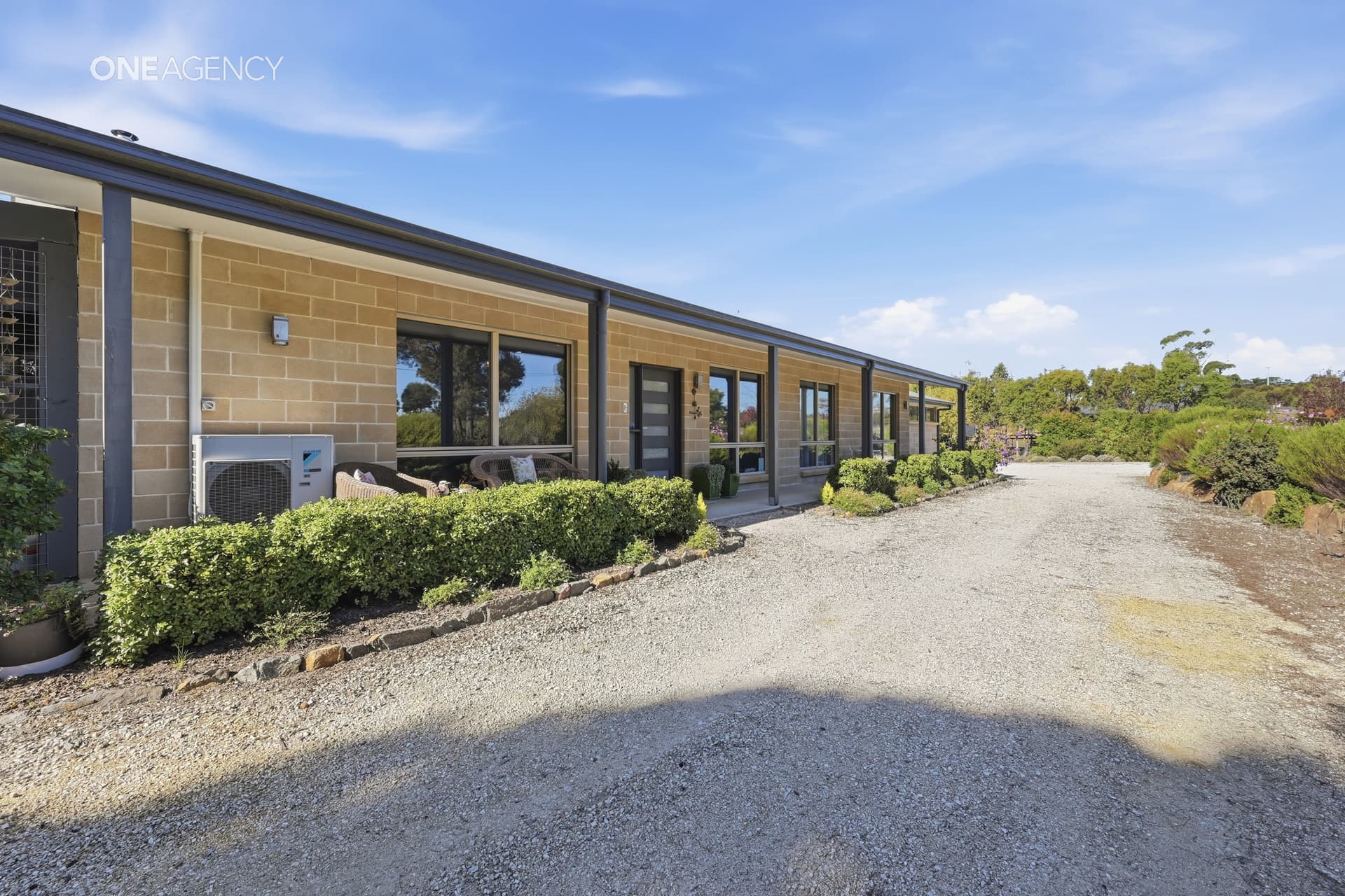 8 Woodland Rise, Northdown, Northdown - Thumbnail 2