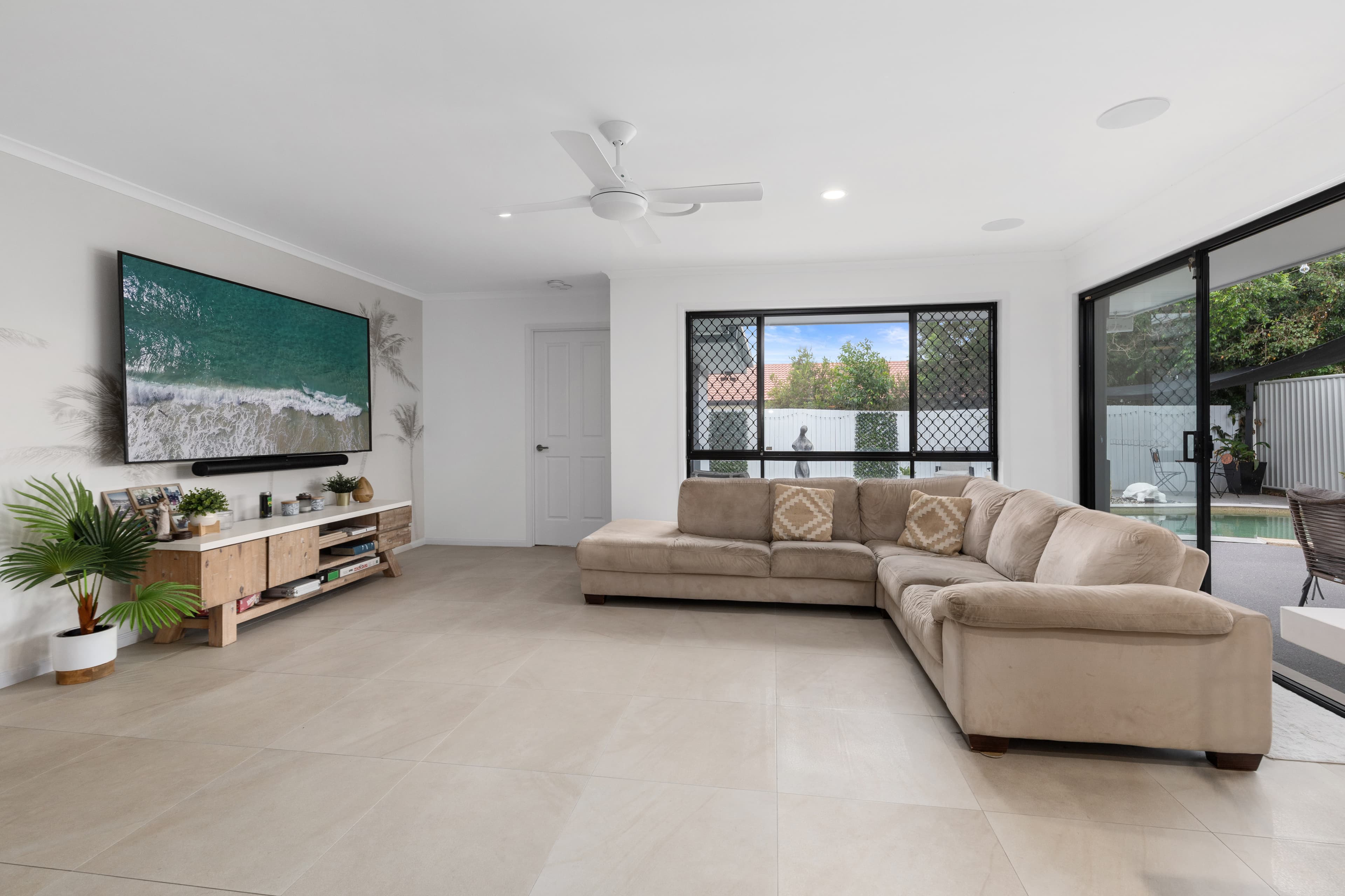 16 Gannet Street, Burleigh Waters, Burleigh Waters - Thumbnail 2