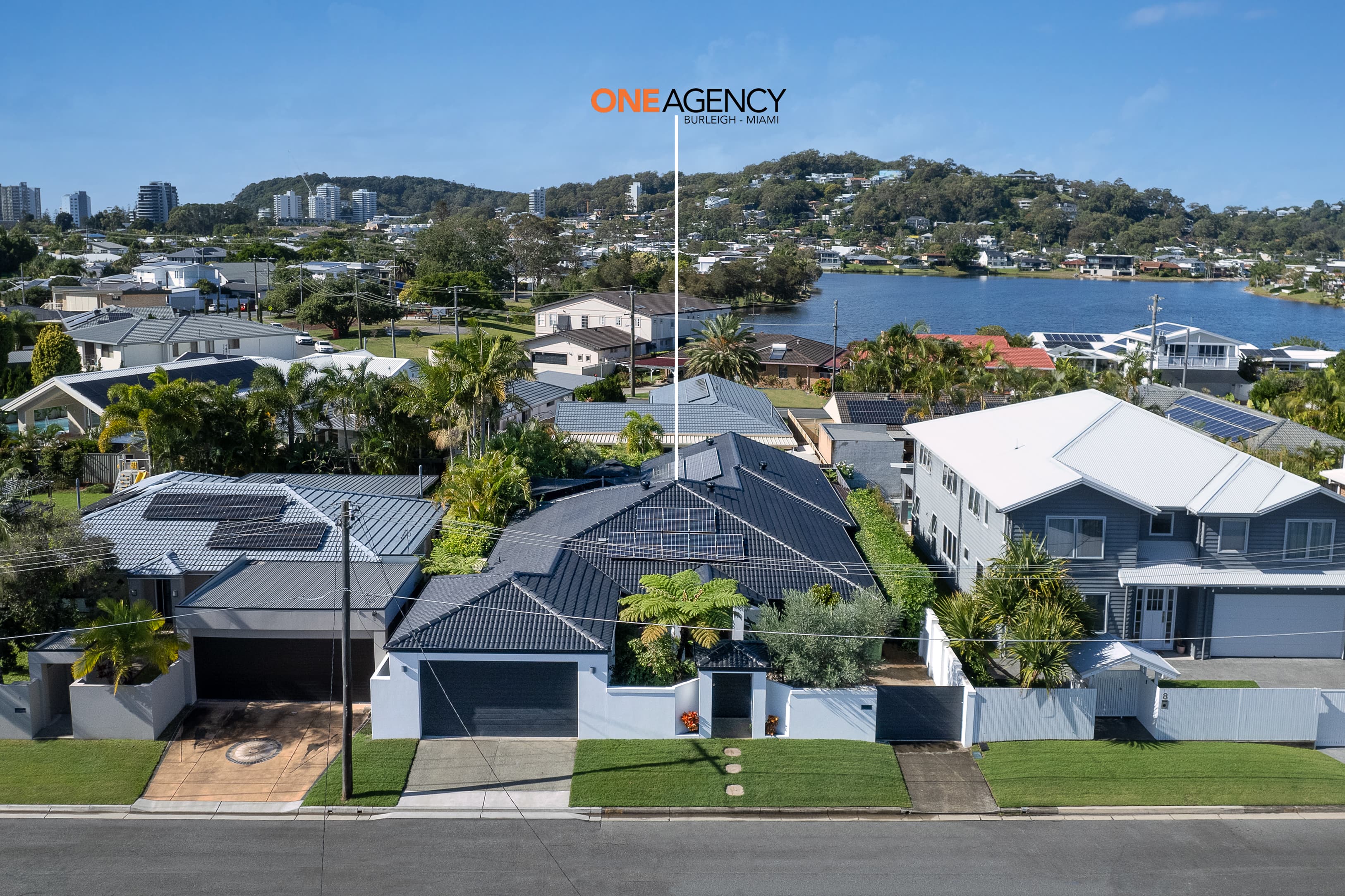 6 Avocet Avenue, Burleigh Waters, Burleigh Waters - Thumbnail 2
