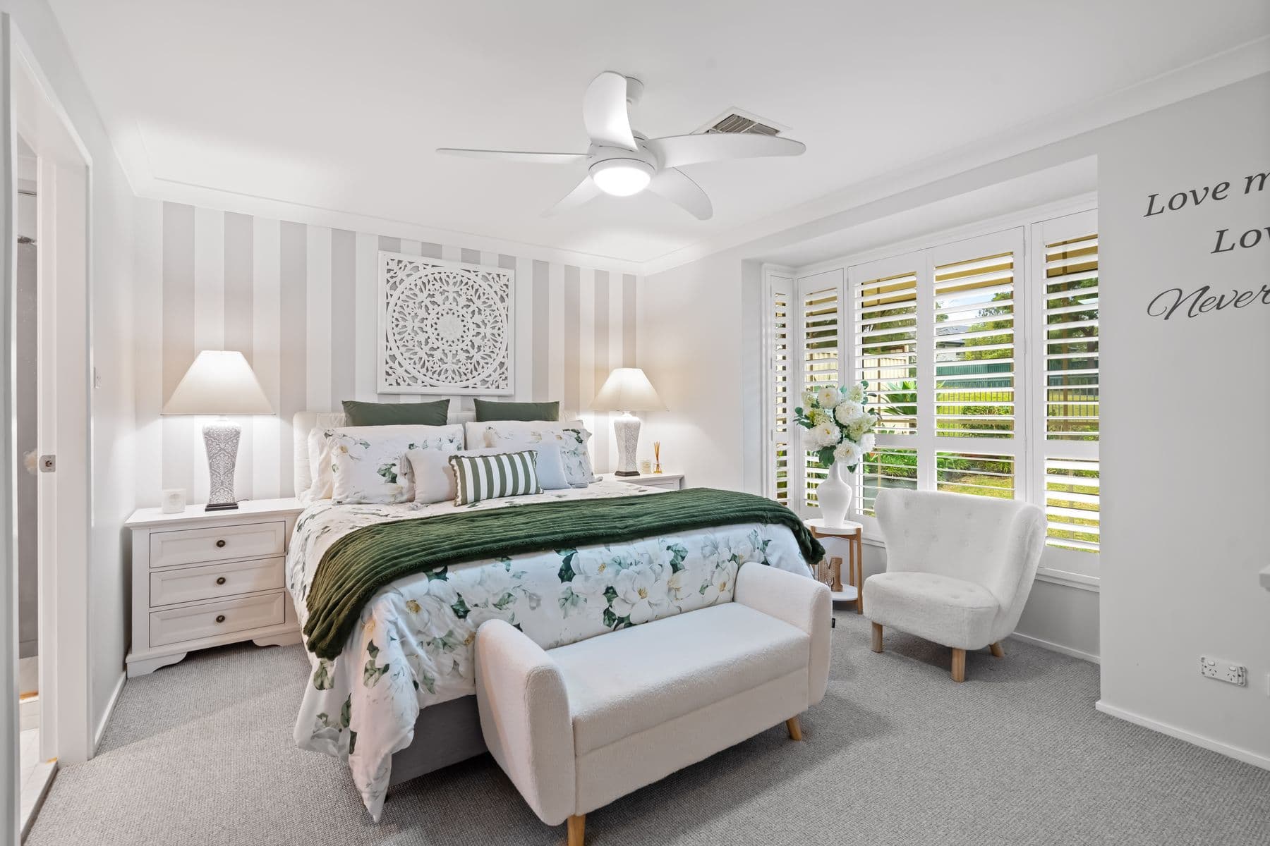 1 Bensley Close, Lake Haven, Lake Haven - Thumbnail 3