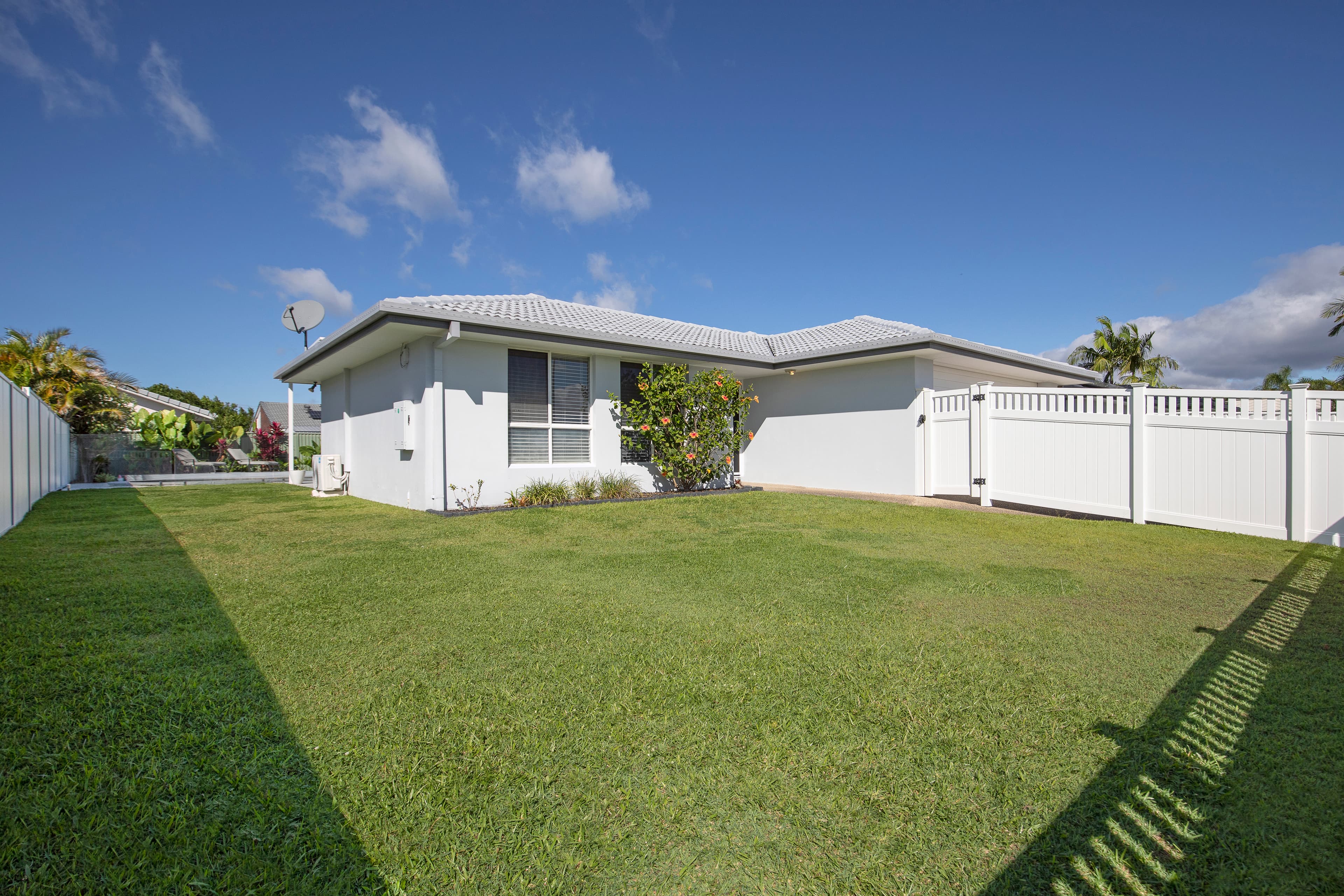 180 Christine Avenue, Burleigh Waters, Burleigh Waters - Thumbnail 3