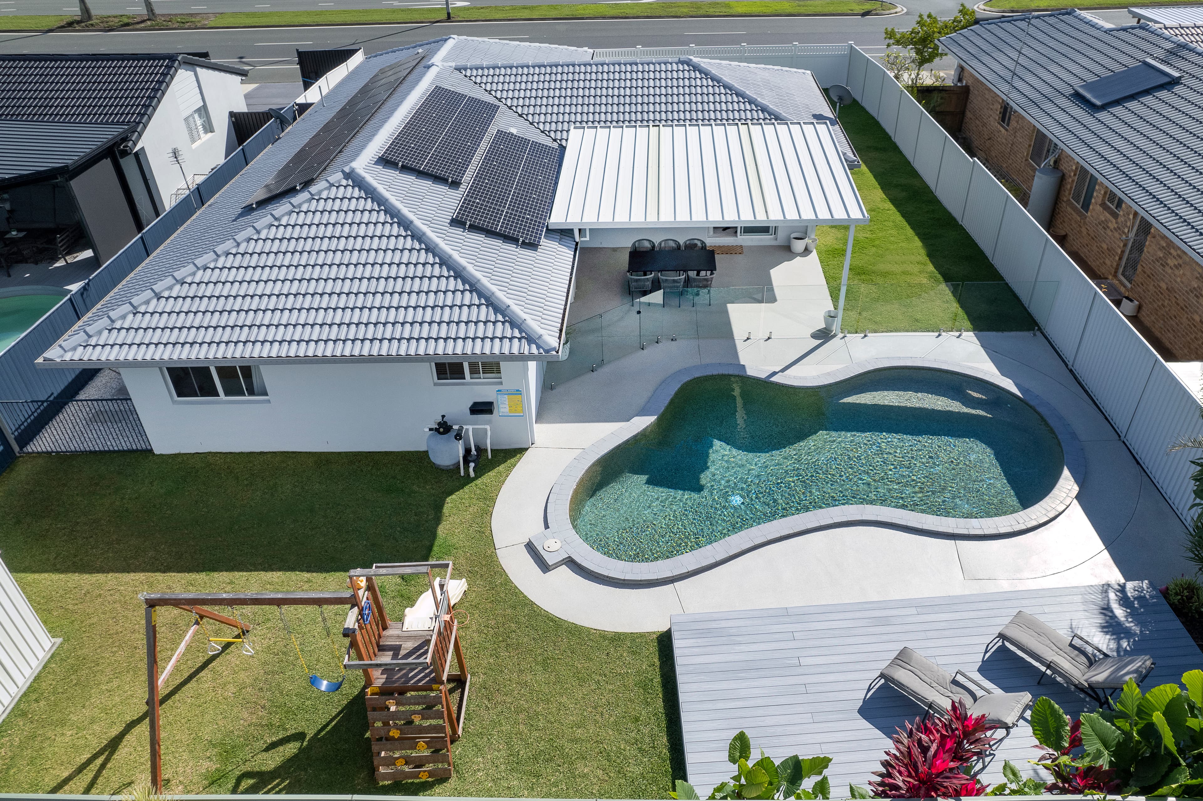 180 Christine Avenue, Burleigh Waters, Burleigh Waters - Thumbnail 2