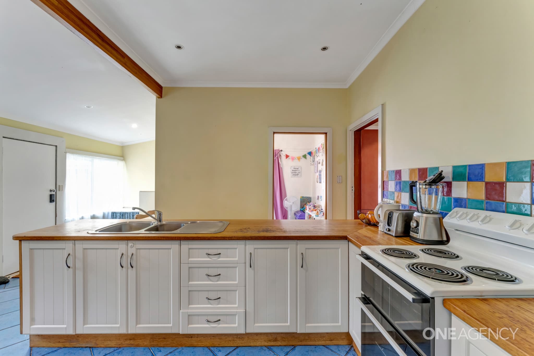 32 Collins Street, Brooklyn, Brooklyn - Thumbnail 3