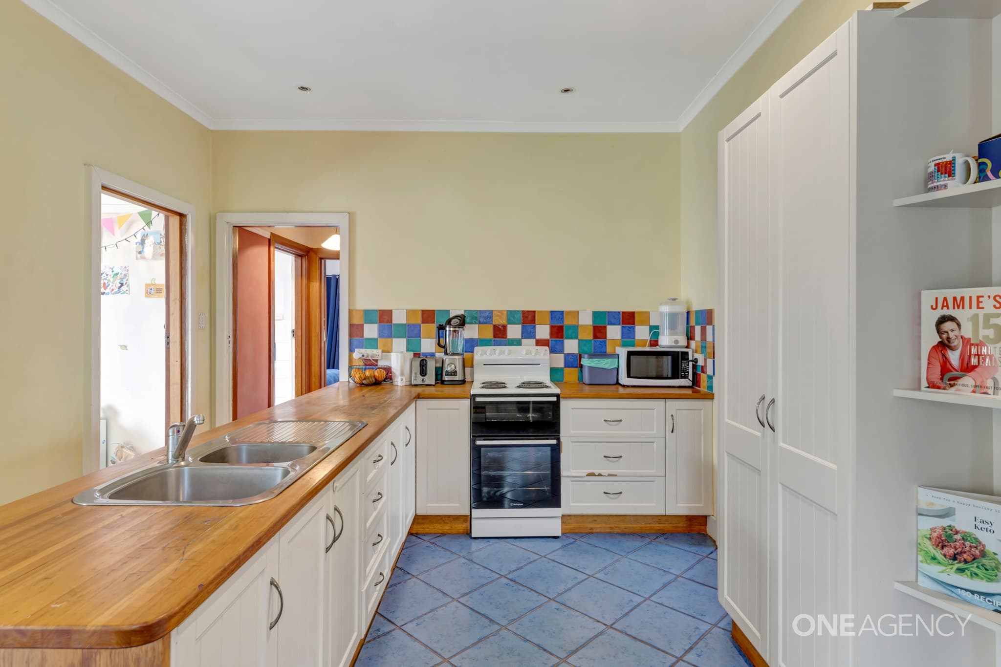 32 Collins Street, Brooklyn, Brooklyn - Thumbnail 4