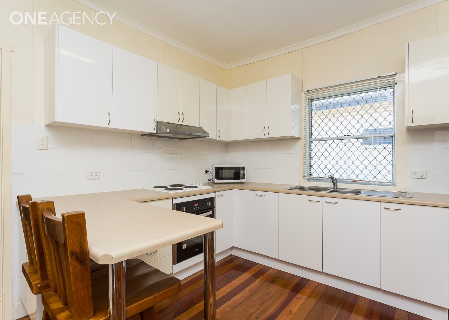 43 Bailey Street, Woody Point, Woody Point - Thumbnail 2