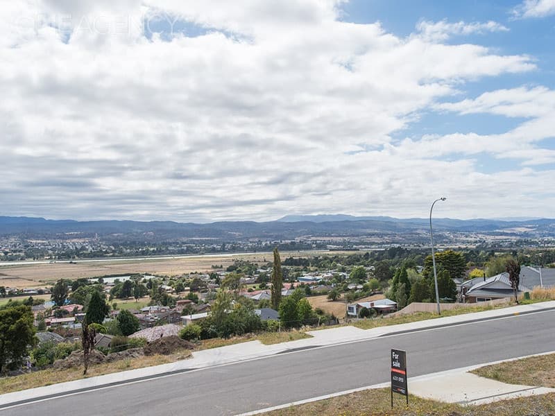 126 Dion Crescent, Riverside, Riverside - Thumbnail 4