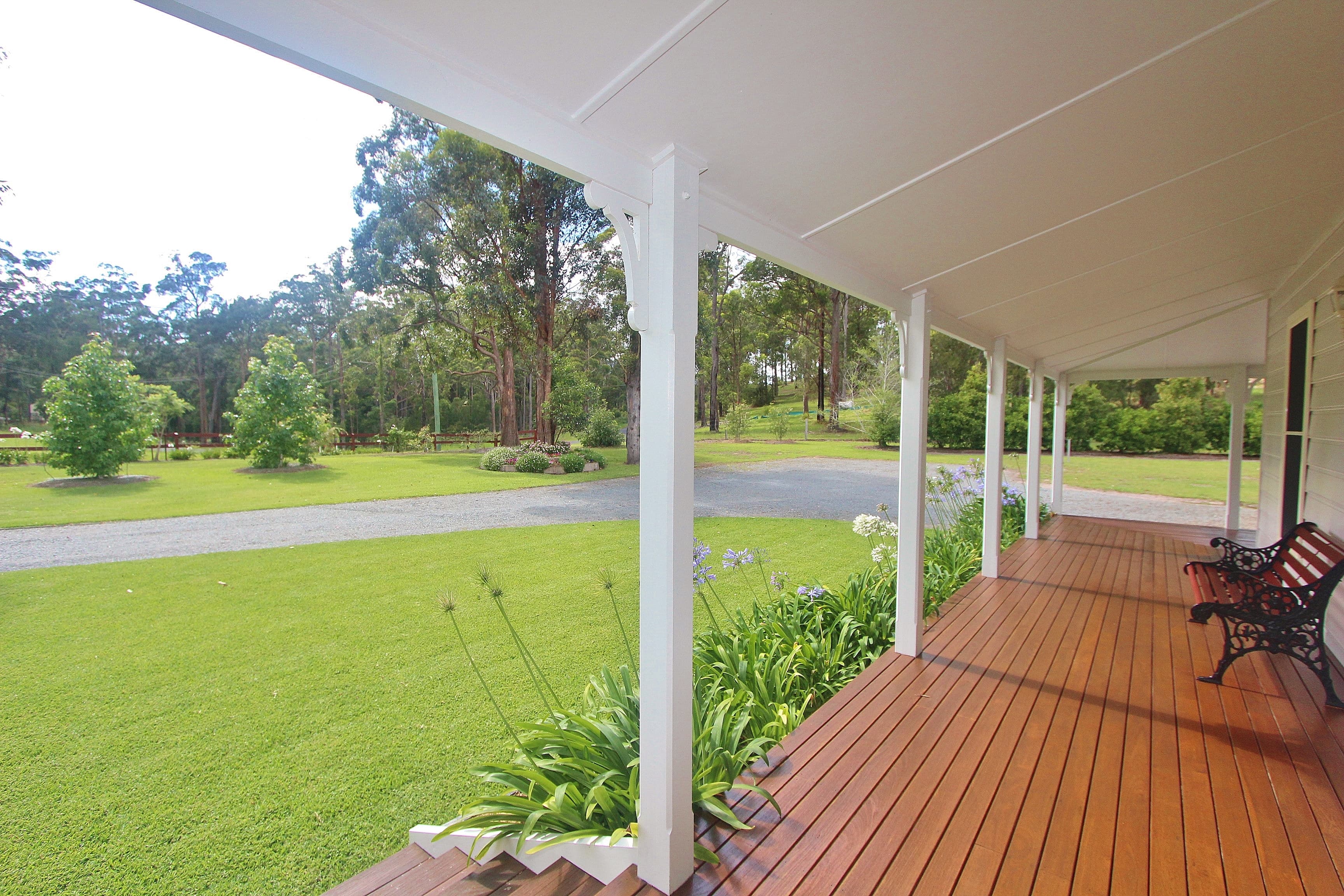 23 Lake Ridge Drive, Kew, Kew - Thumbnail 2
