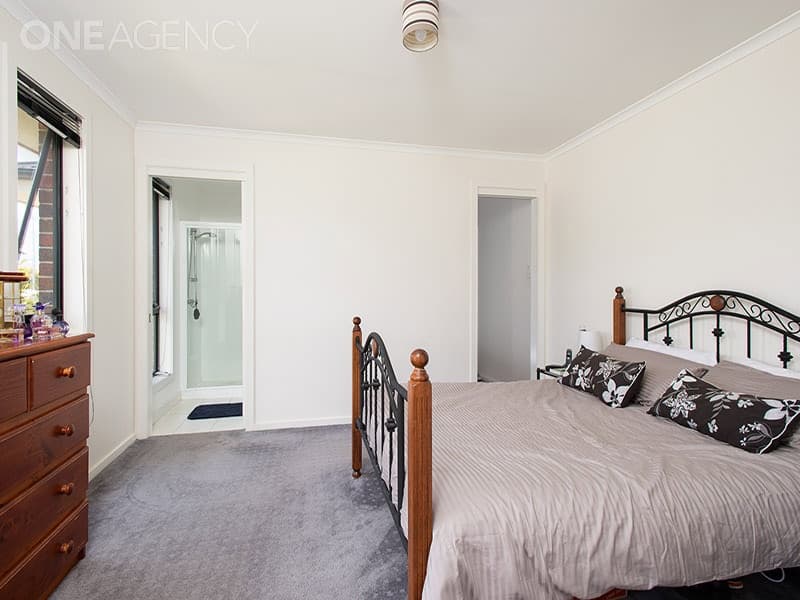 2 Pocket Place, Newnham, Newnham - Thumbnail 7