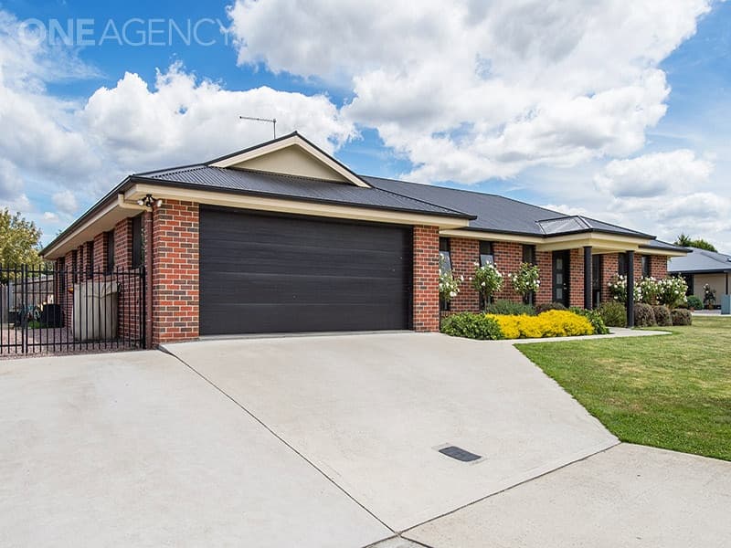 2 Pocket Place, Newnham, Newnham - Image 1