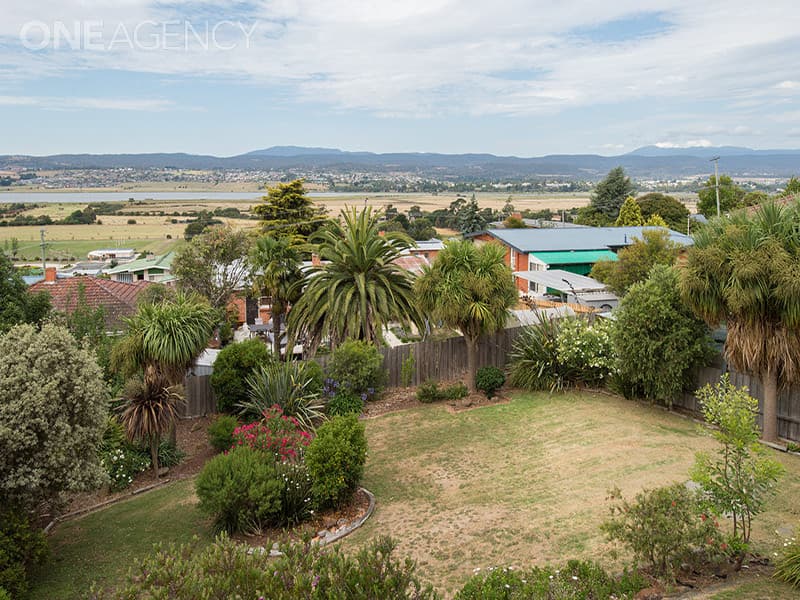 70 Dion Crescent, Riverside, Riverside - Thumbnail 3