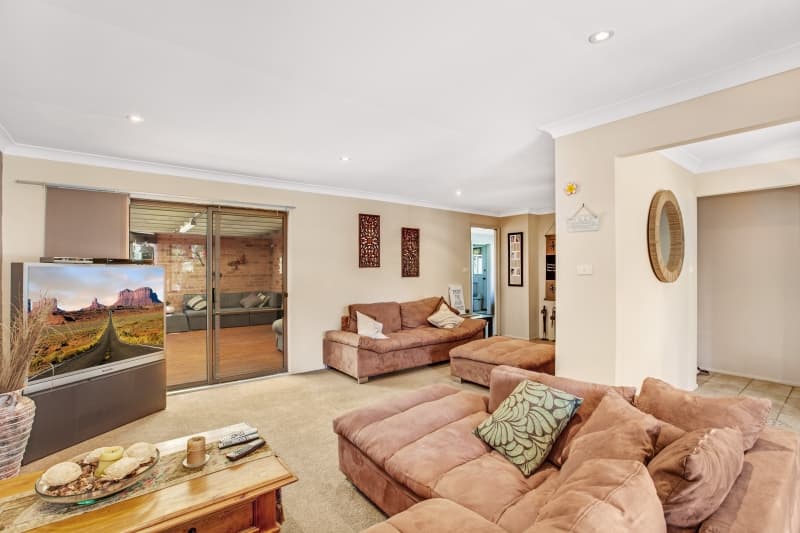 21 Poplars Avenue, Bateau Bay, Bateau Bay - Thumbnail 4