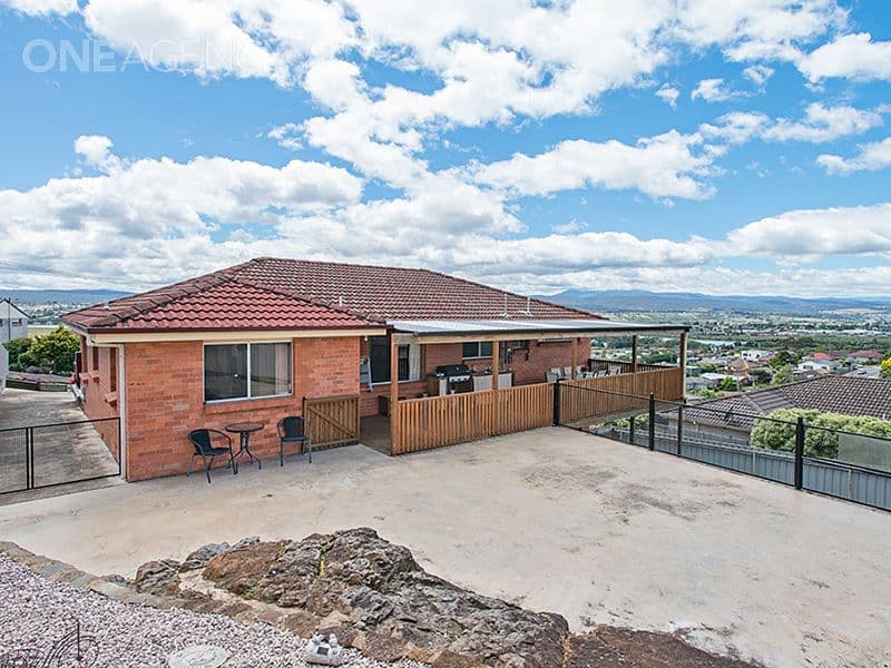 11 Rannoch Avenue, Riverside, Riverside - Thumbnail 2