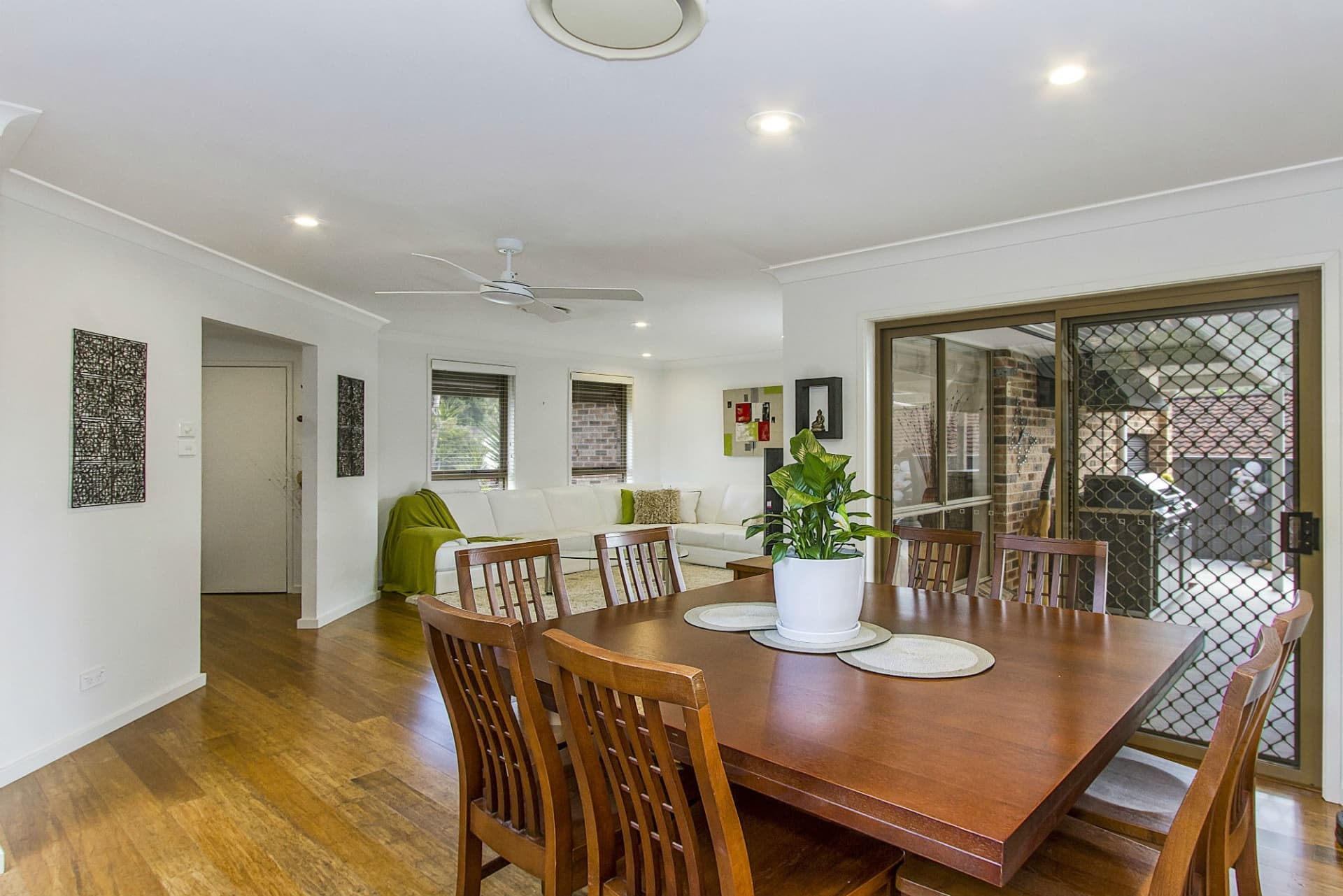 33 Yanderra Crescent, Narara, Narara - Thumbnail 3