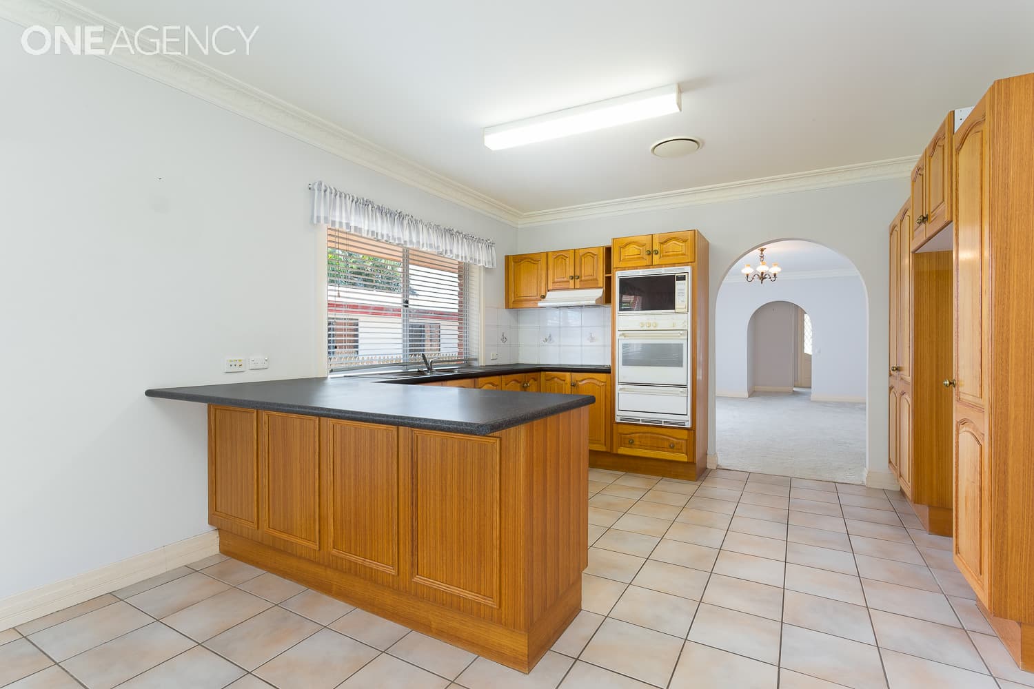 35 Thomas Street, Clontarf, Clontarf - Thumbnail 6