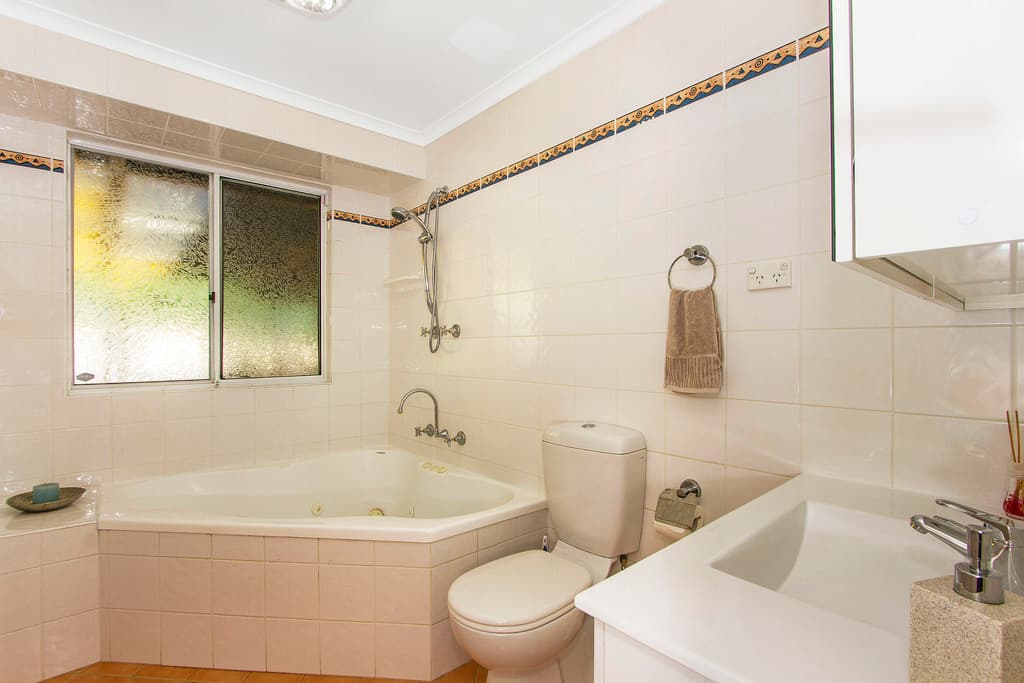 20 Blackbutt Street, Wyoming, Wyoming - Thumbnail 6