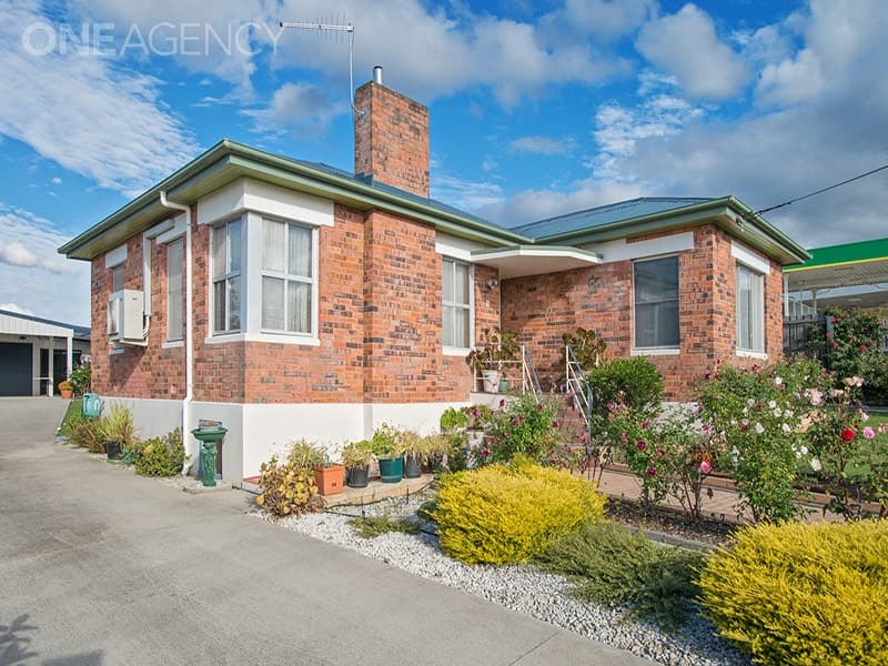 1 Freeland Crescent, Riverside, Riverside - Image 1