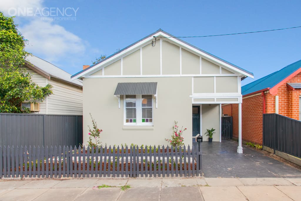 17 Macquarie Street, Mayfield, Mayfield - Image 1