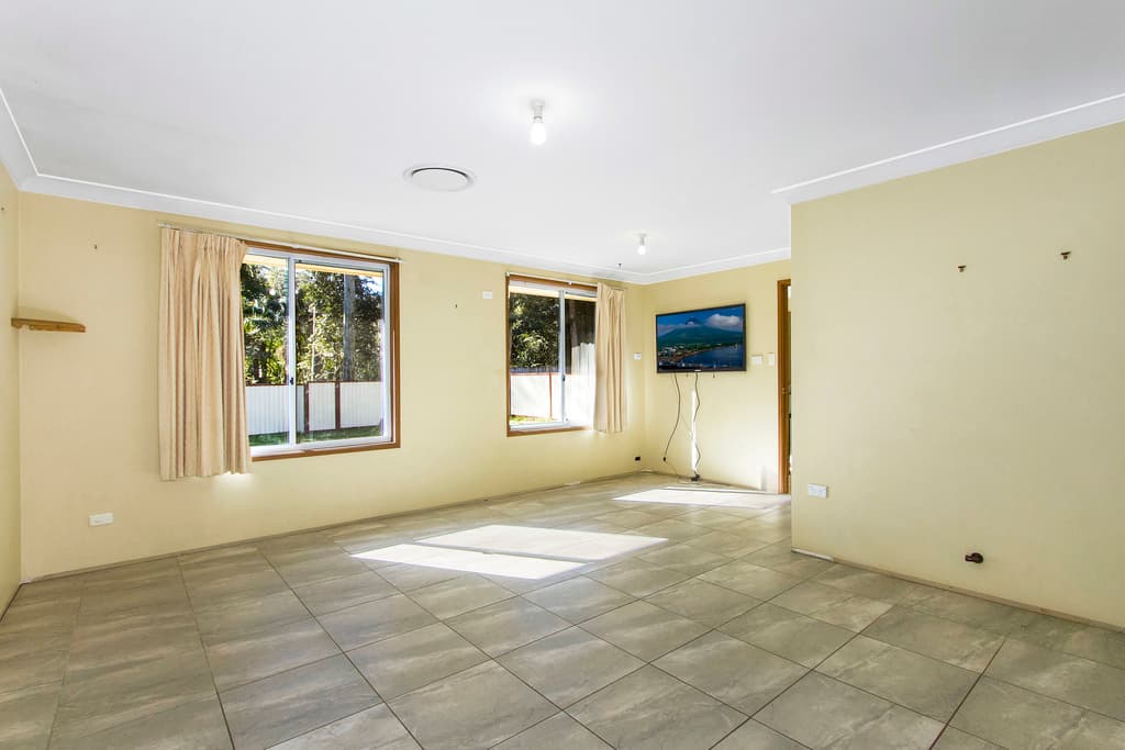 63 Perratt Close, Lisarow, Lisarow - Thumbnail 2