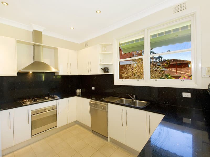 9 Shamrock Avenue, Killarney Heights, Killarney Heights - Thumbnail 2