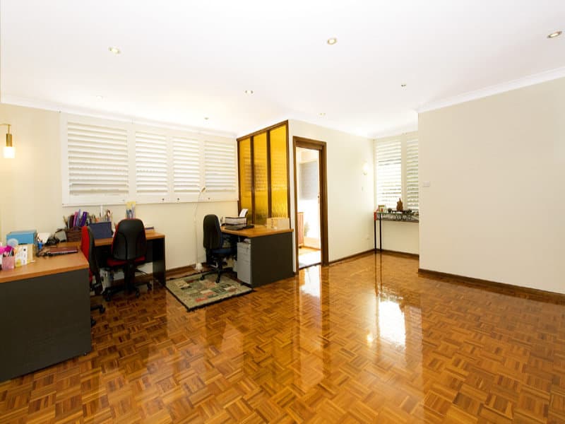 9 Shamrock Avenue, Killarney Heights, Killarney Heights - Thumbnail 3