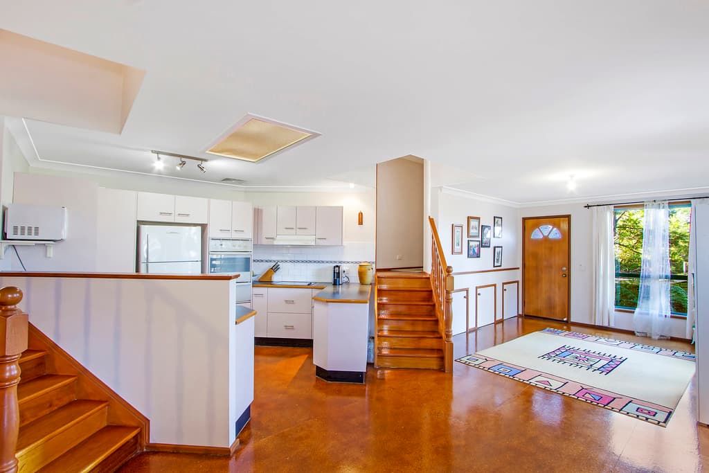 14 Railway Crescent, Lisarow, Lisarow - Thumbnail 4