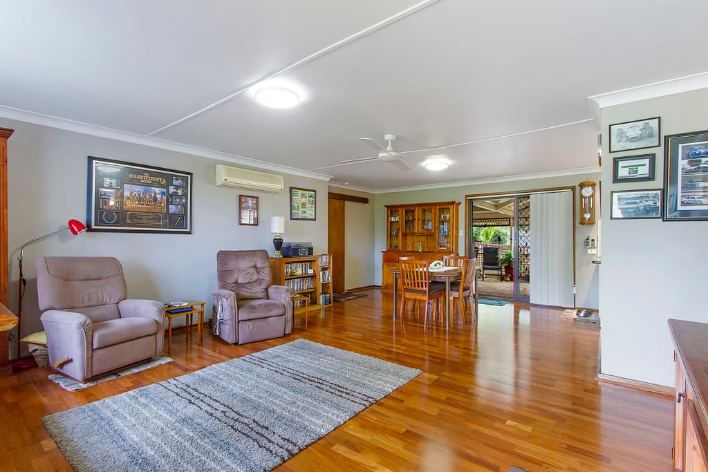 6 Crestwood Avenue, Niagara Park, Niagara Park - Thumbnail 2